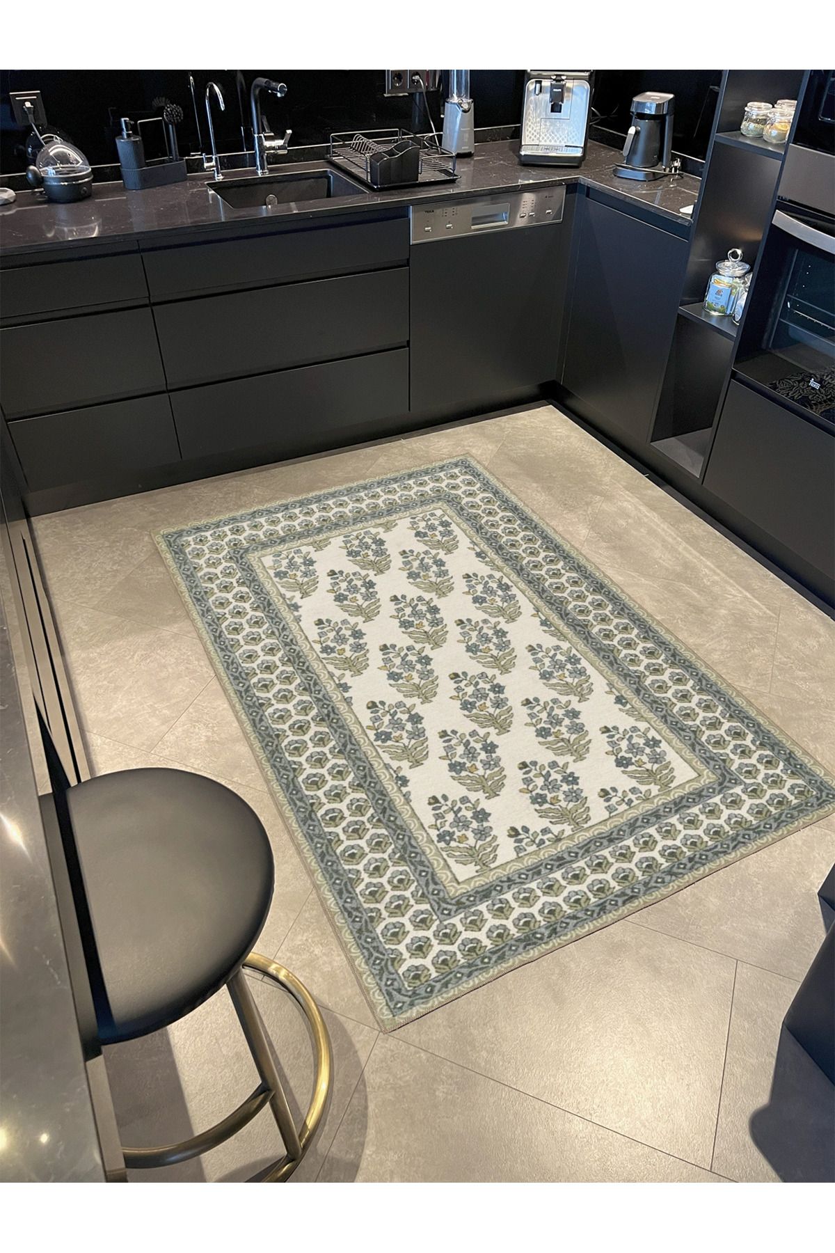 Yeşil Çerçeveli Krem Pastel Boyalı Çiçekli Dekoratif Yıkanabilir Halı miravip9001