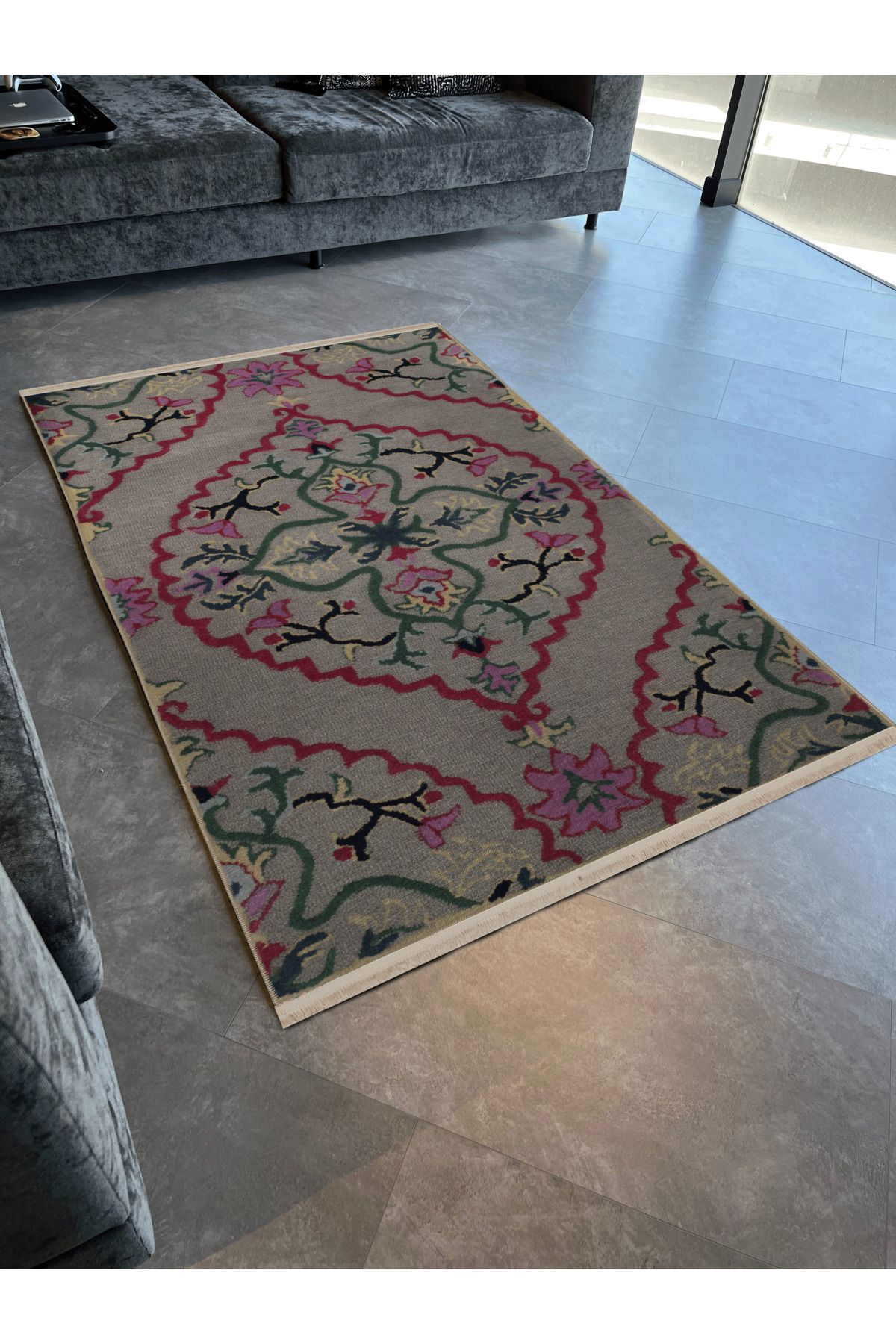 Gri Temalı Çok Renkli Motifli Etnik Çiçek Desenli Saçaklı Vintage Dekoratif Halı 3039