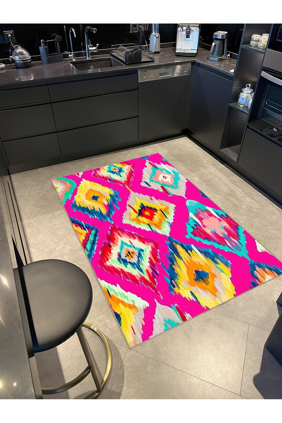 Pembe Temalı Çok Renkli Soyut Dörtgen Geometrik Desenli Modern Dekoratif Halı 3807