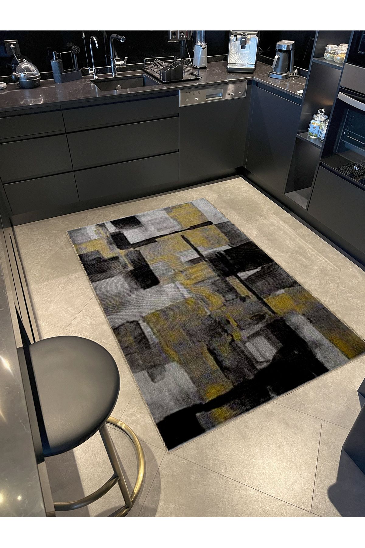 Gri Sarı Temalı Geometrik Duvar Grafiti Desenli Modern Dekoratif Halı 5304