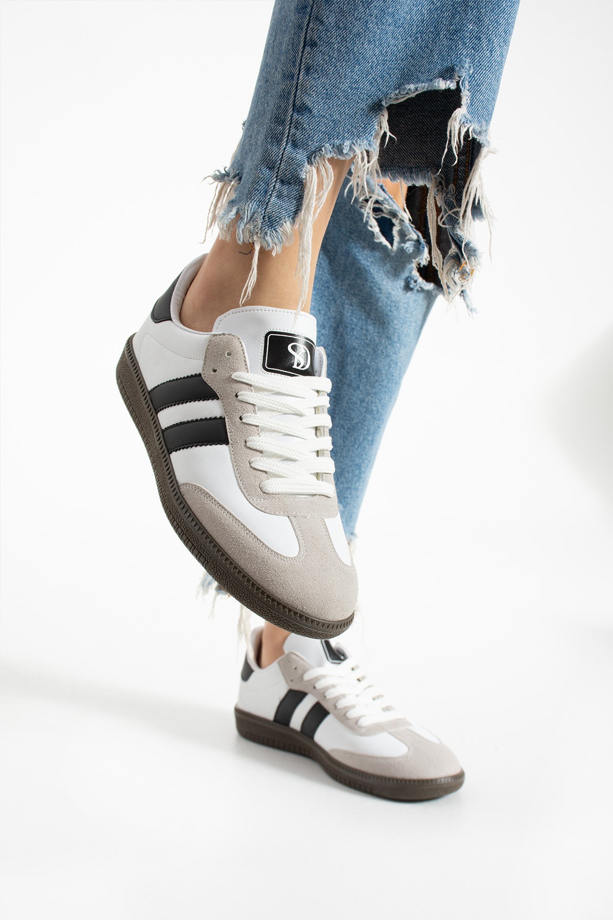 KADIN BEYAZ SİYAH ORTAPEDİK TABAN GÜNLÜK SPOR AYAKKABI SNEAKER KOD 2200 SMB