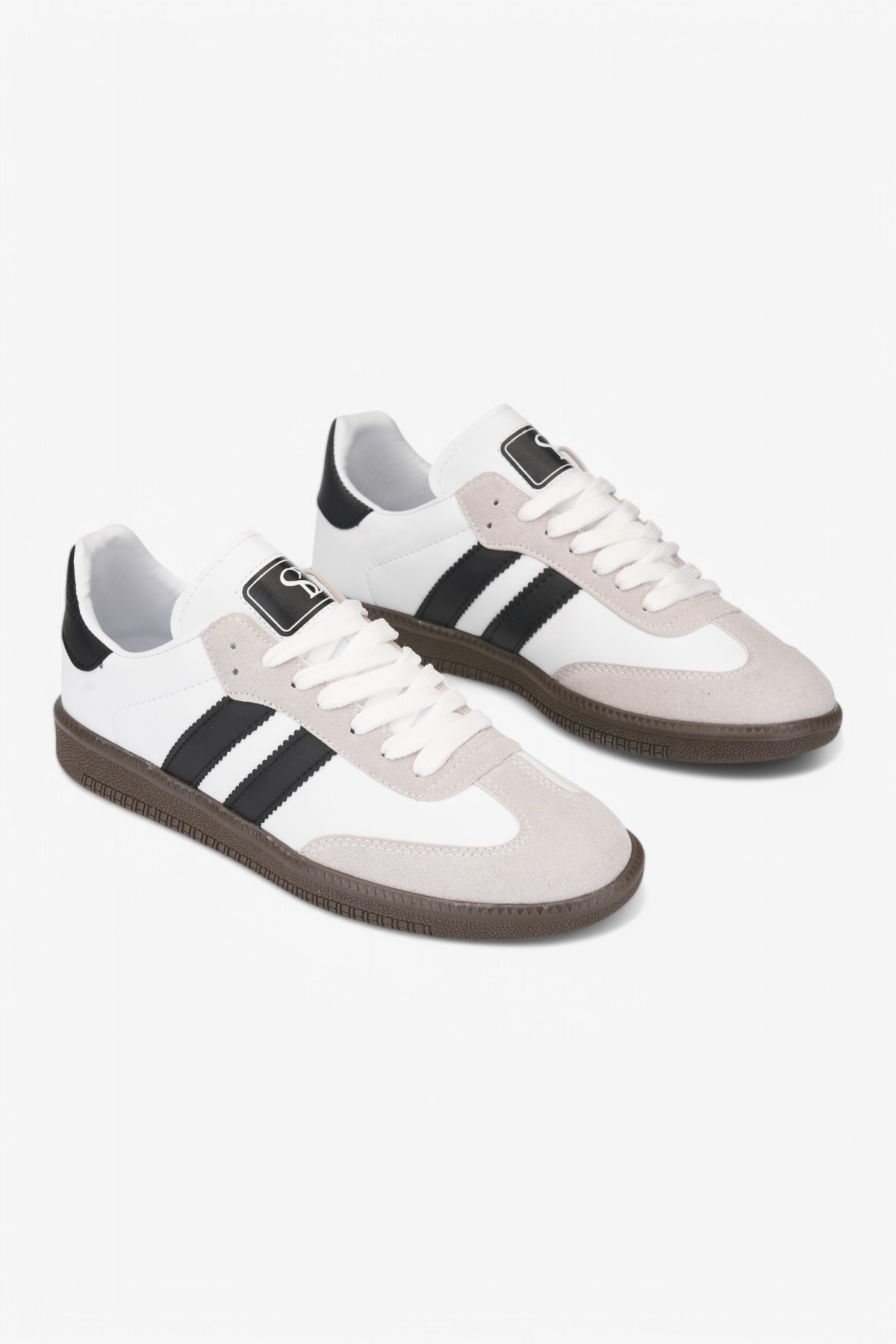 KADIN BEYAZ SİYAH ORTAPEDİK TABAN GÜNLÜK SPOR AYAKKABI SNEAKER KOD 2200 SMB