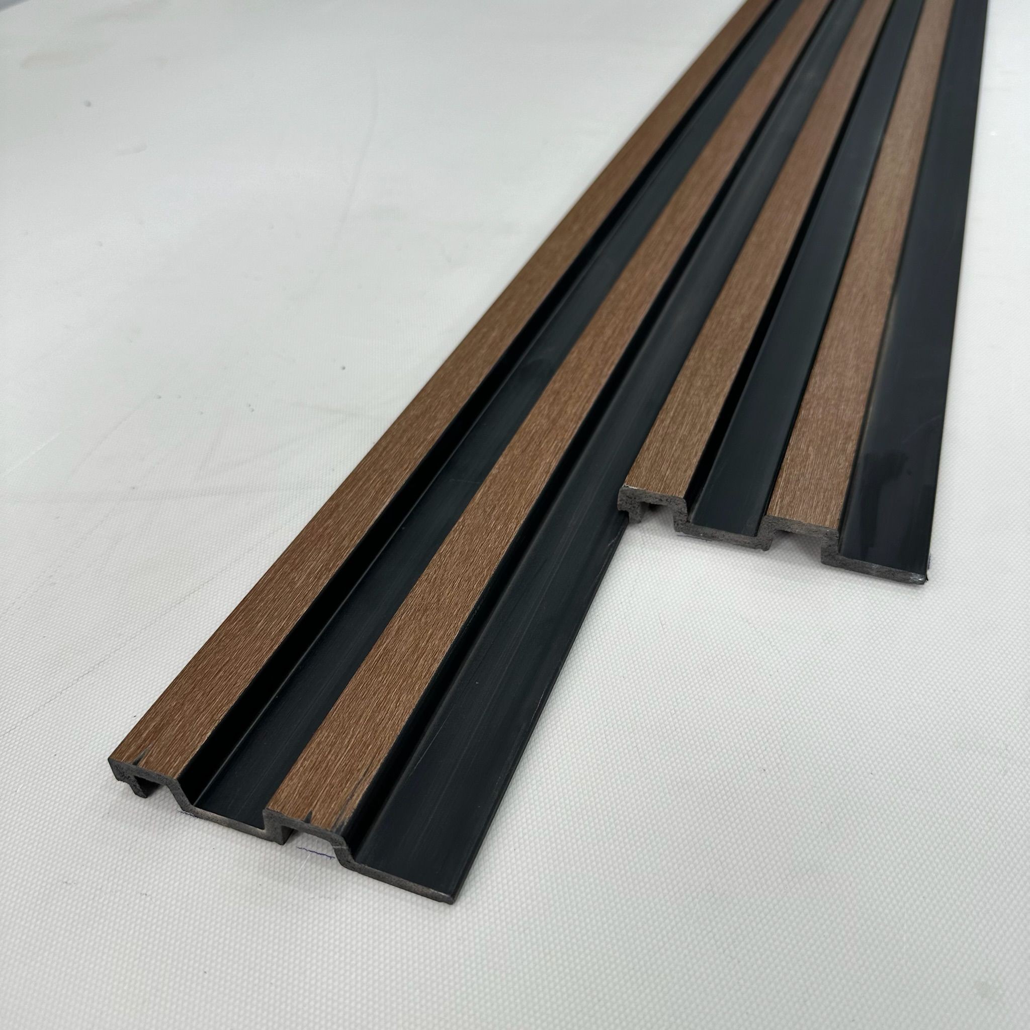 BLACK TEAK POLİMER DUVAR LAMBRİ KAPLAMA PANELİ