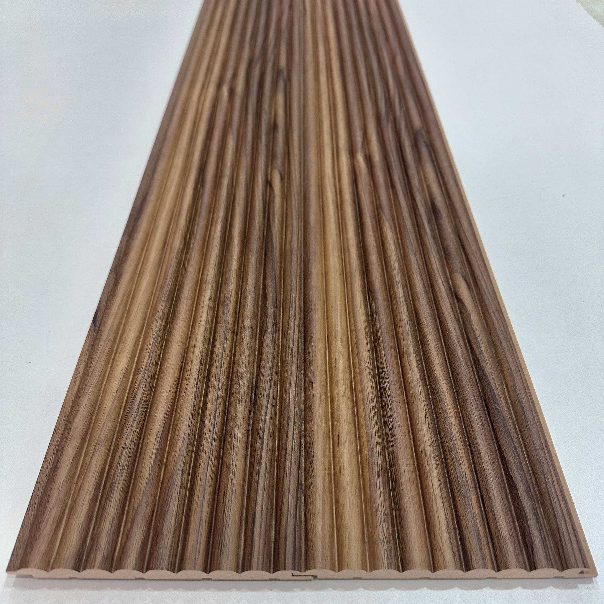 Wave 15 cm Hareli Ceviz Mdf Duvar Paneli