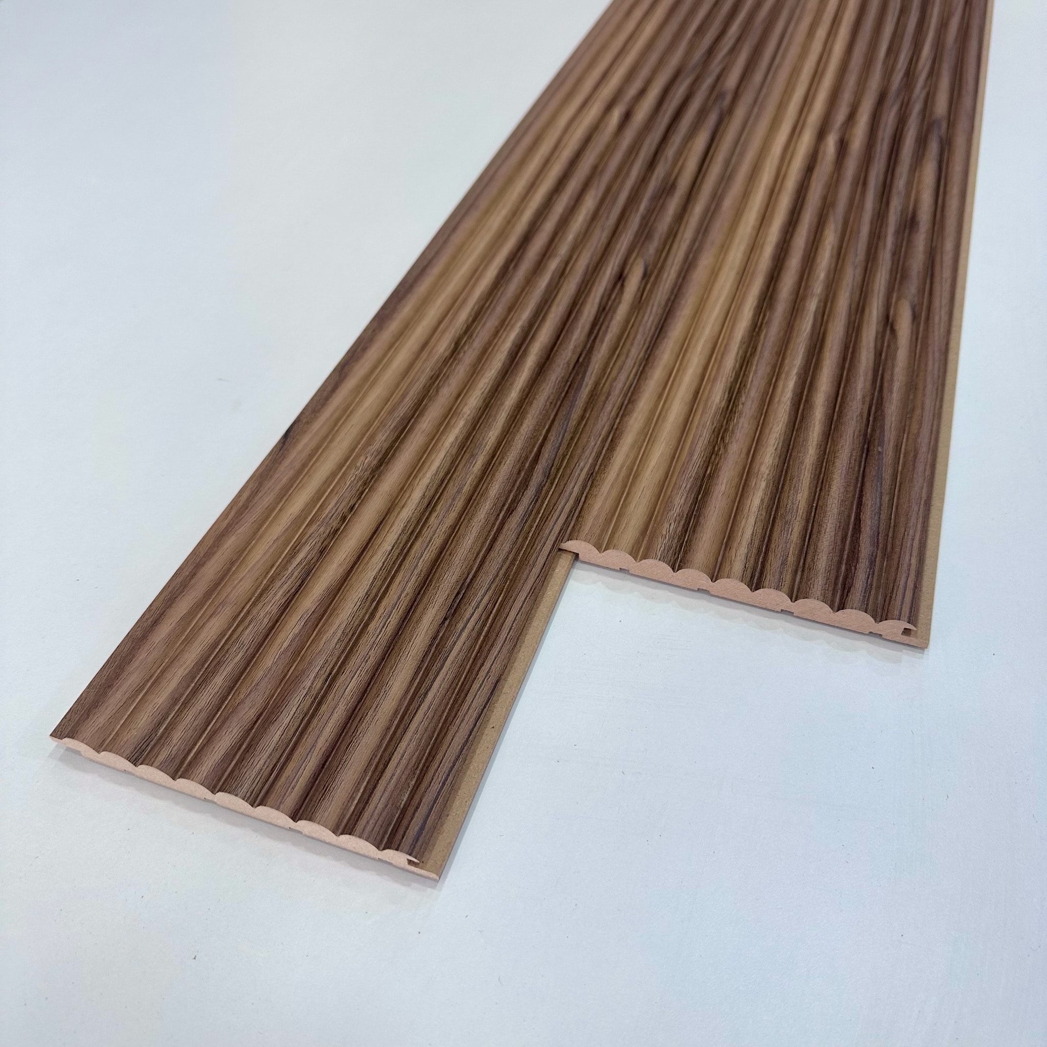 Wave 15 cm Hareli Ceviz Mdf Duvar Paneli