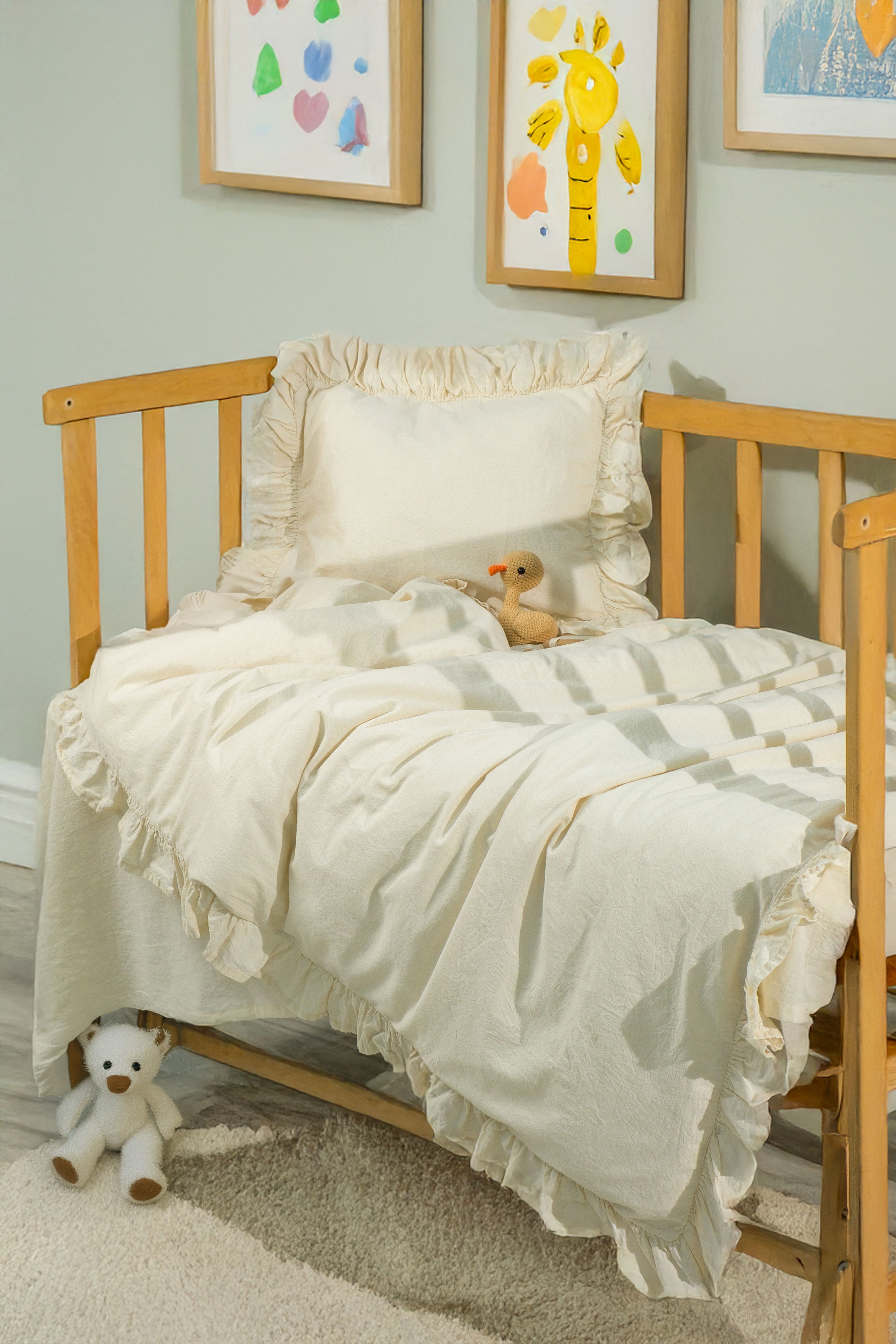 Organik %100 Pamuk Bebek Fırfırlı Nevresim Takımı – Keten Dokulu 3 Parça 100x150 cm
