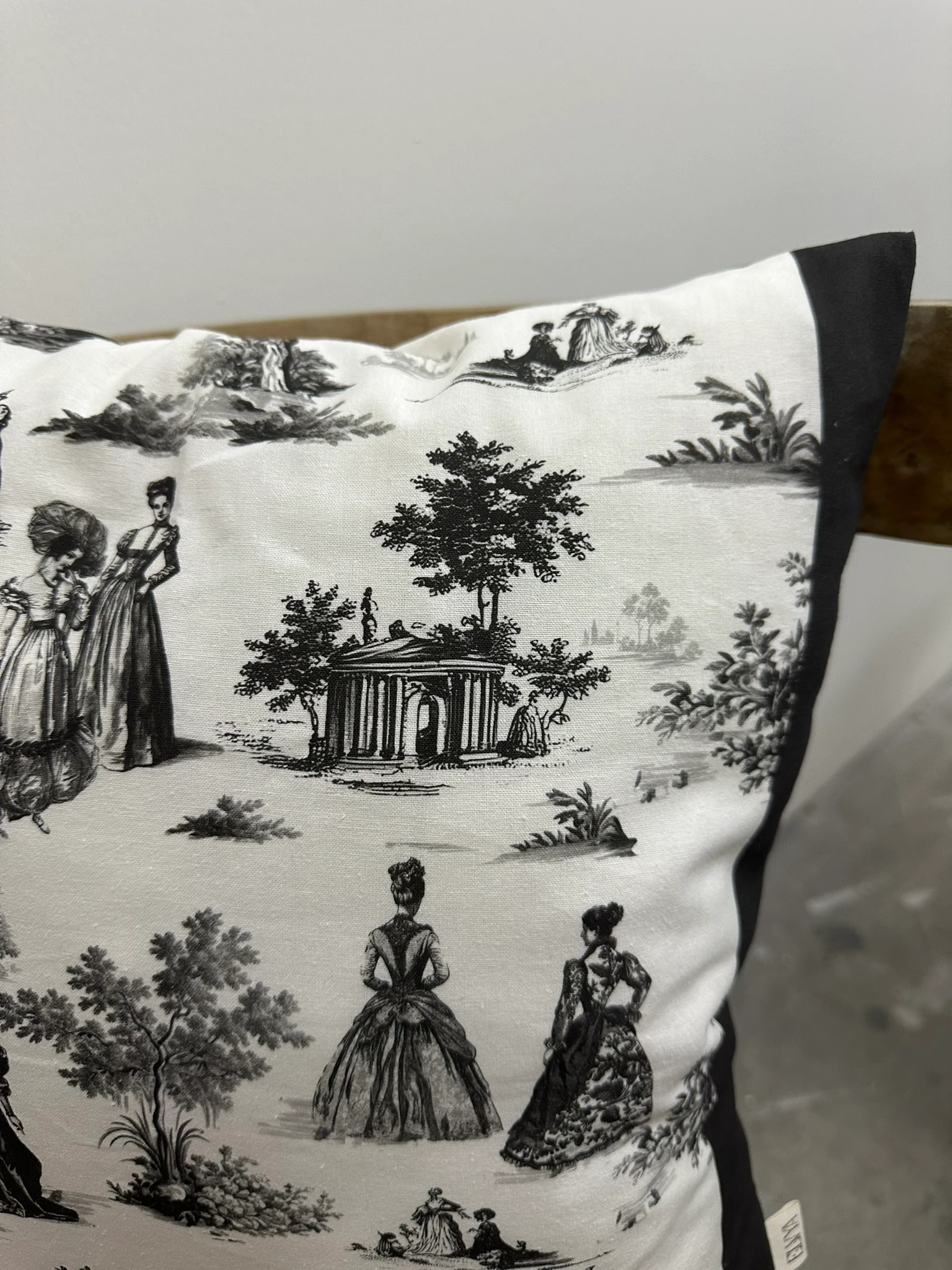 Toile De Jouy Paris Kırlent Kılıfı 43x43 cm | %100 Pamuk Dijital Baskılı | Klasik Fransız Tarzı 