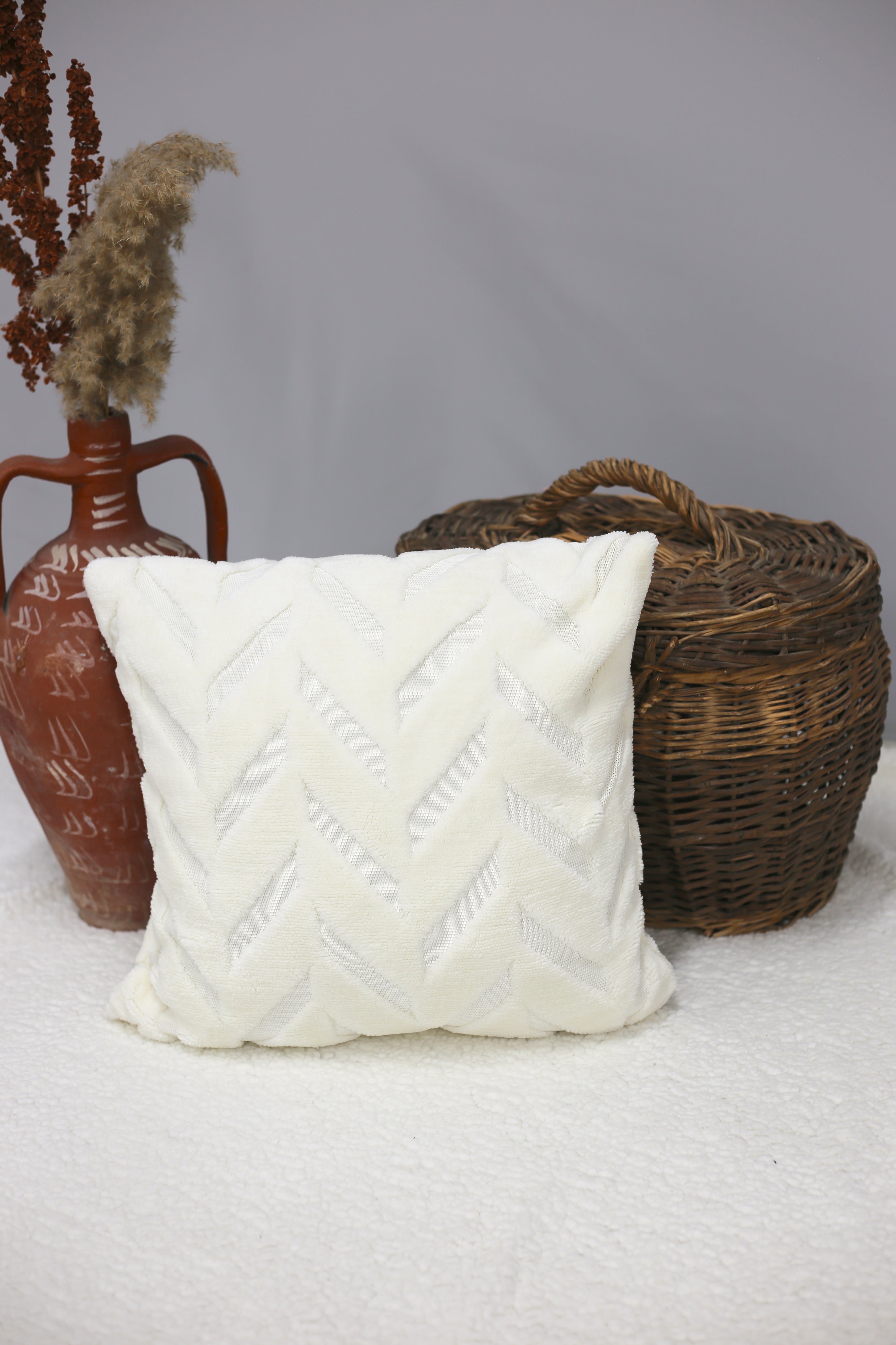Chevron | Welsoft Jakarlı Dekoratif Kırlent Kılıfı 43x43 cm 