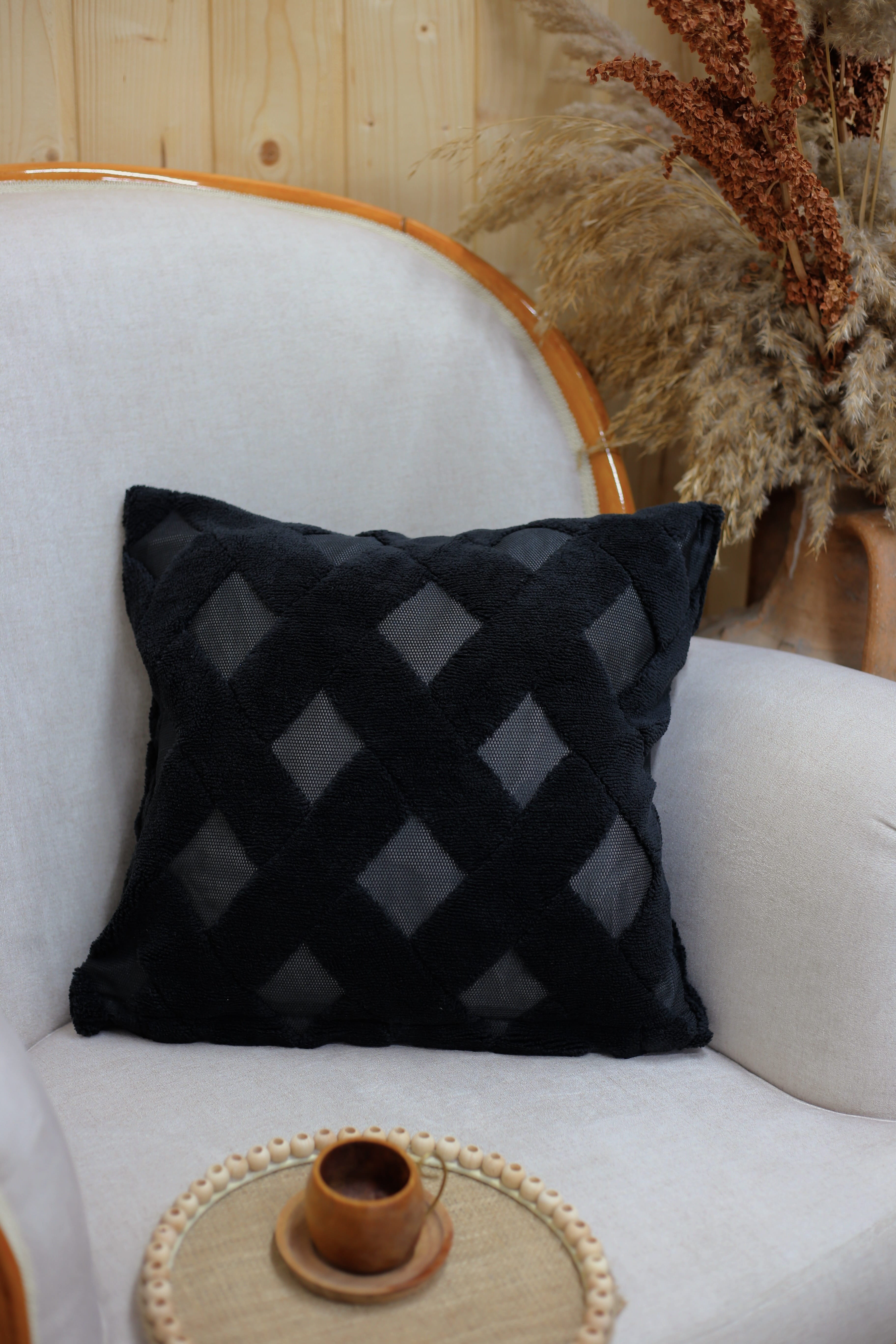 Cross | Welsoft Jakarlı Dekoratif Kırlent Kılıfı 43x43 cm - Siyah