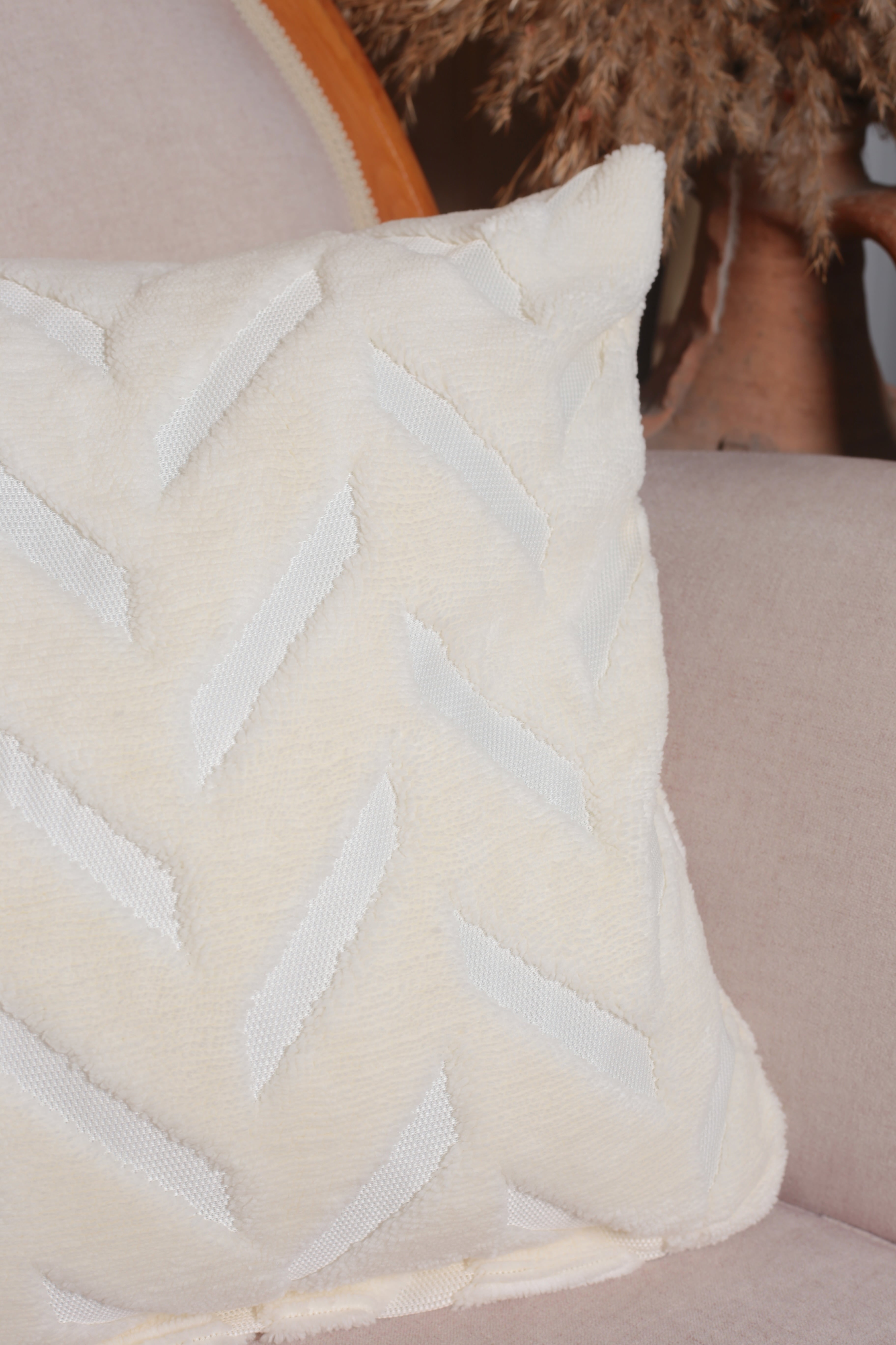 Chevron | Welsoft Jakarlı Dekoratif Kırlent Kılıfı 43x43 cm 