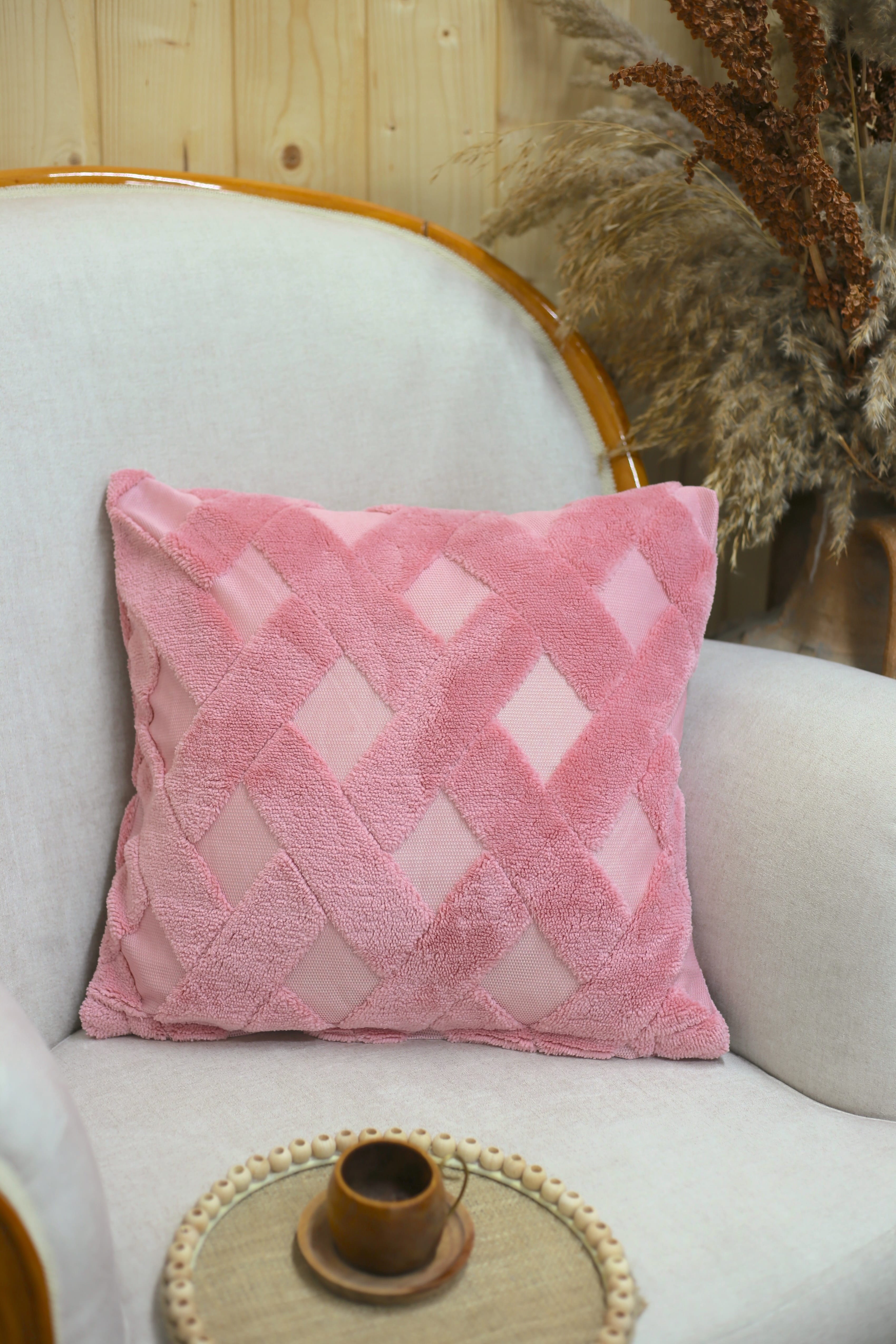Cross | Welsoft Jakarlı Dekoratif Kırlent Kılıfı 43x43 cm - Pembe