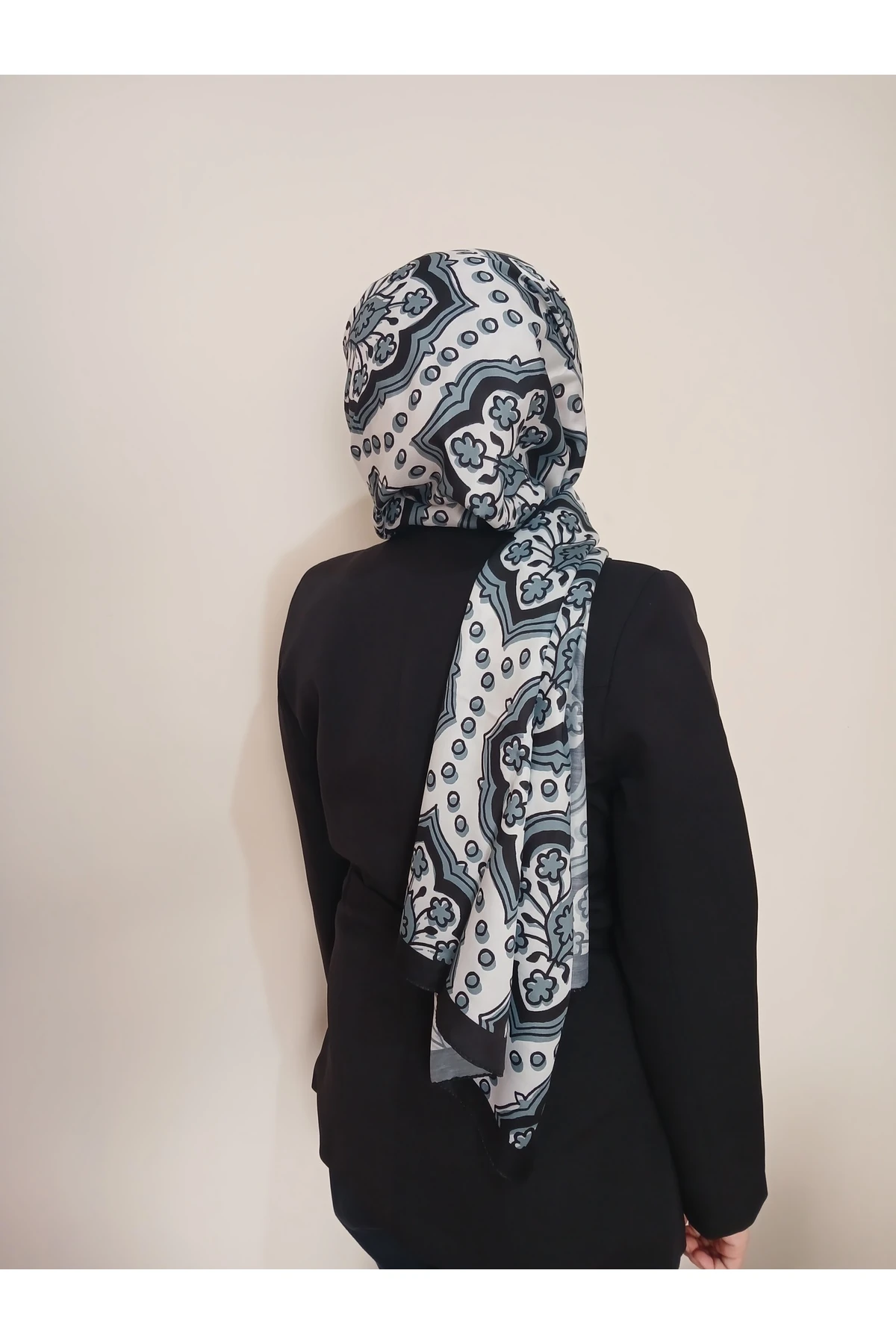 Siyah Beyaz Şal