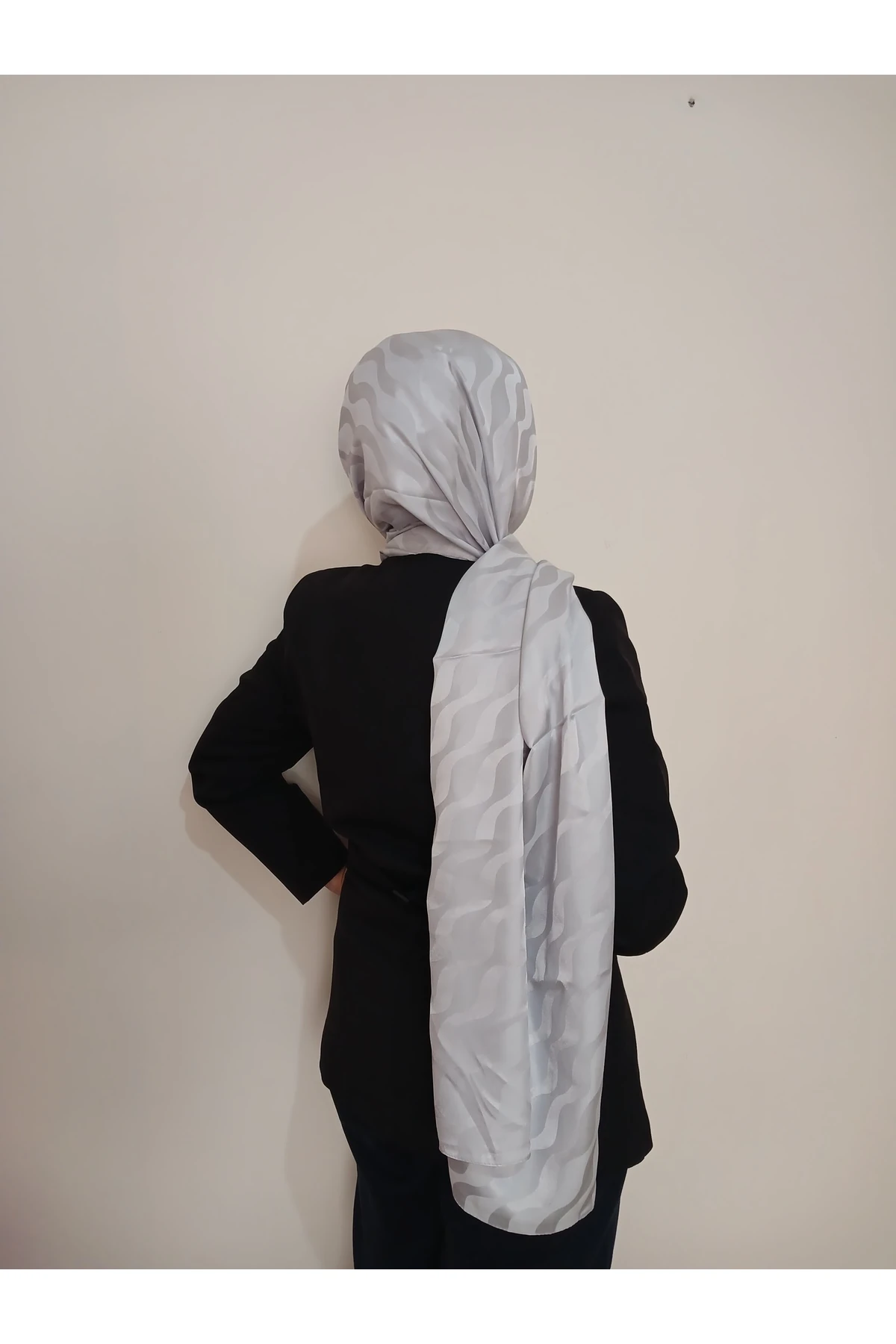 Dalgalı Gri Jakar Şal