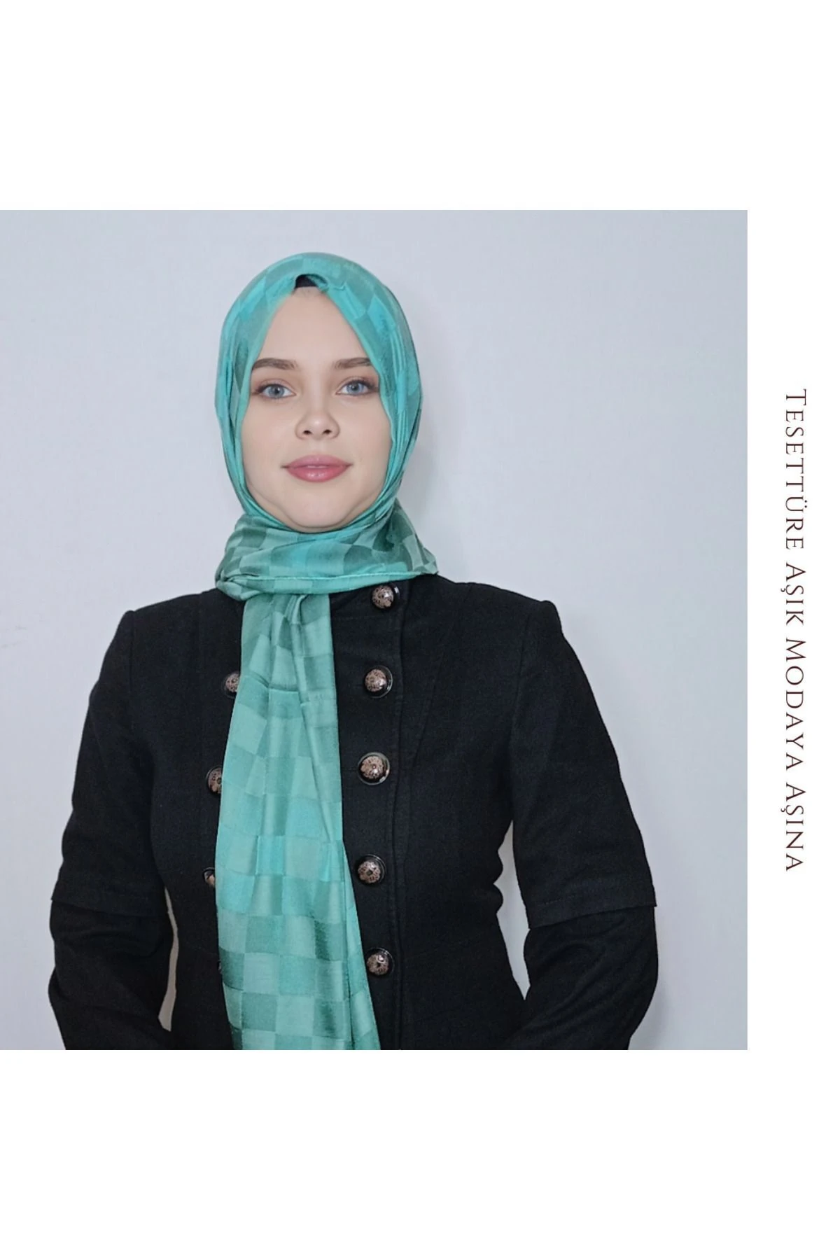 Koyu Yeşil Kare Jakarlı Şal