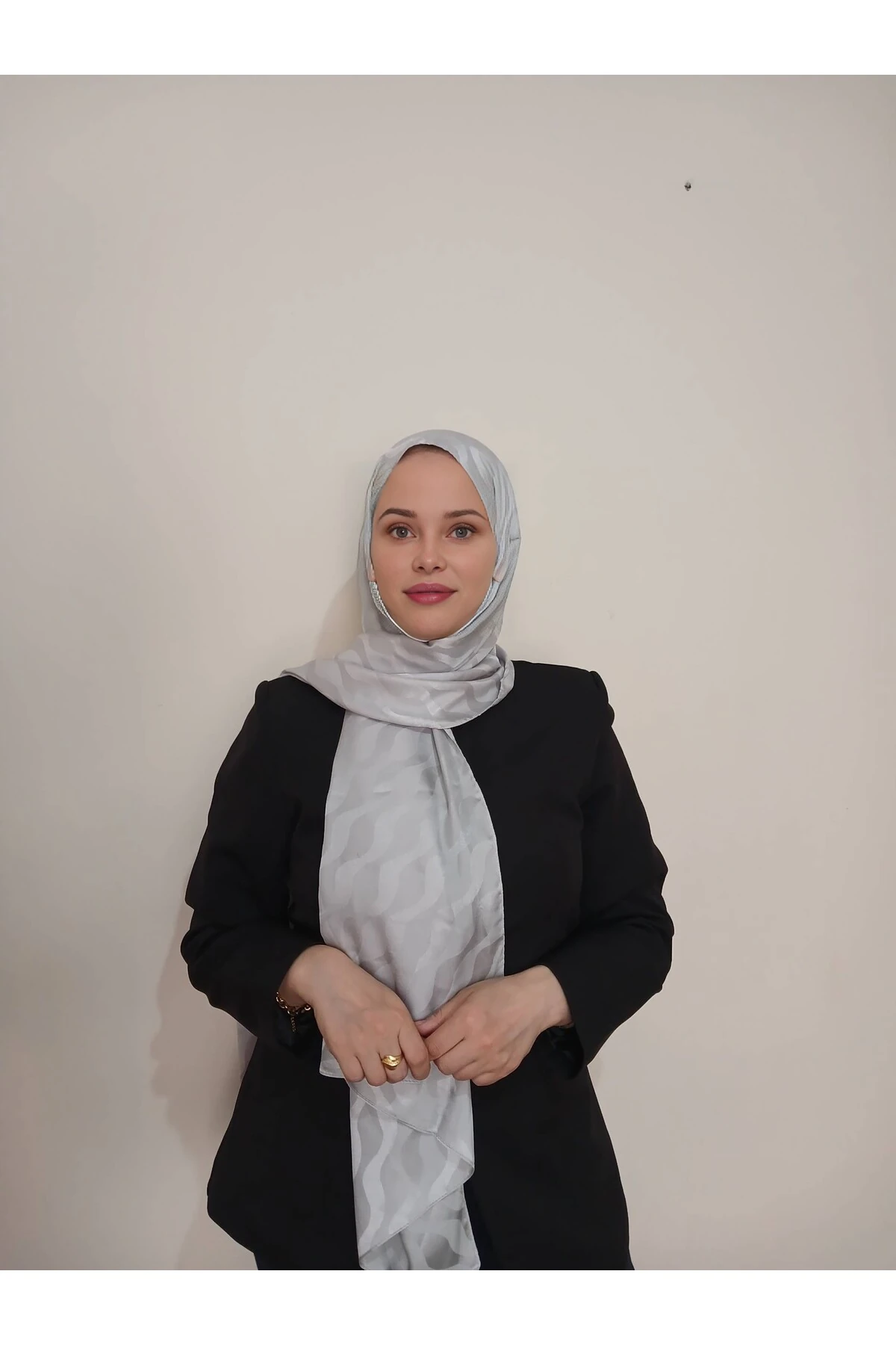 Dalgalı Gri Jakar Şal