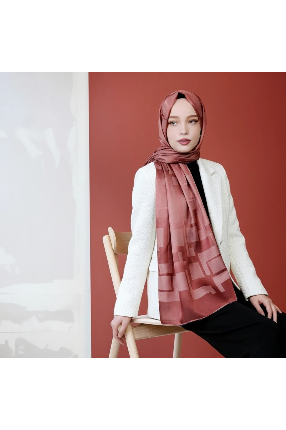 Kiremit Dörtgen Desenli Jakarlı Şal