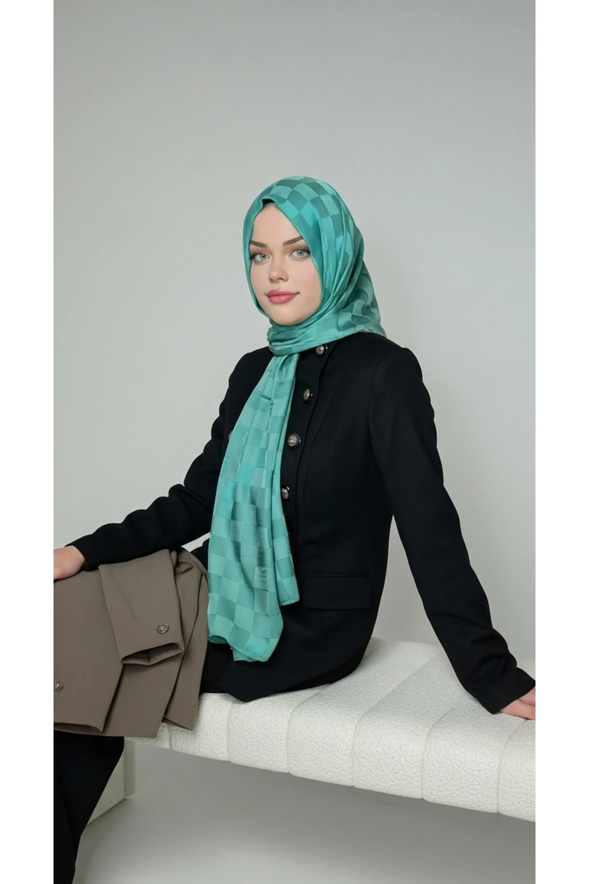 Koyu Yeşil Kare Jakarlı Şal