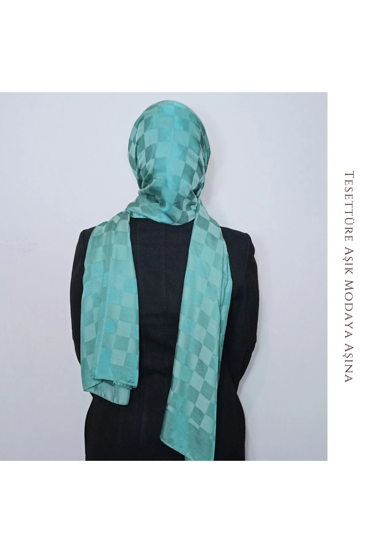 Koyu Yeşil Kare Jakarlı Şal