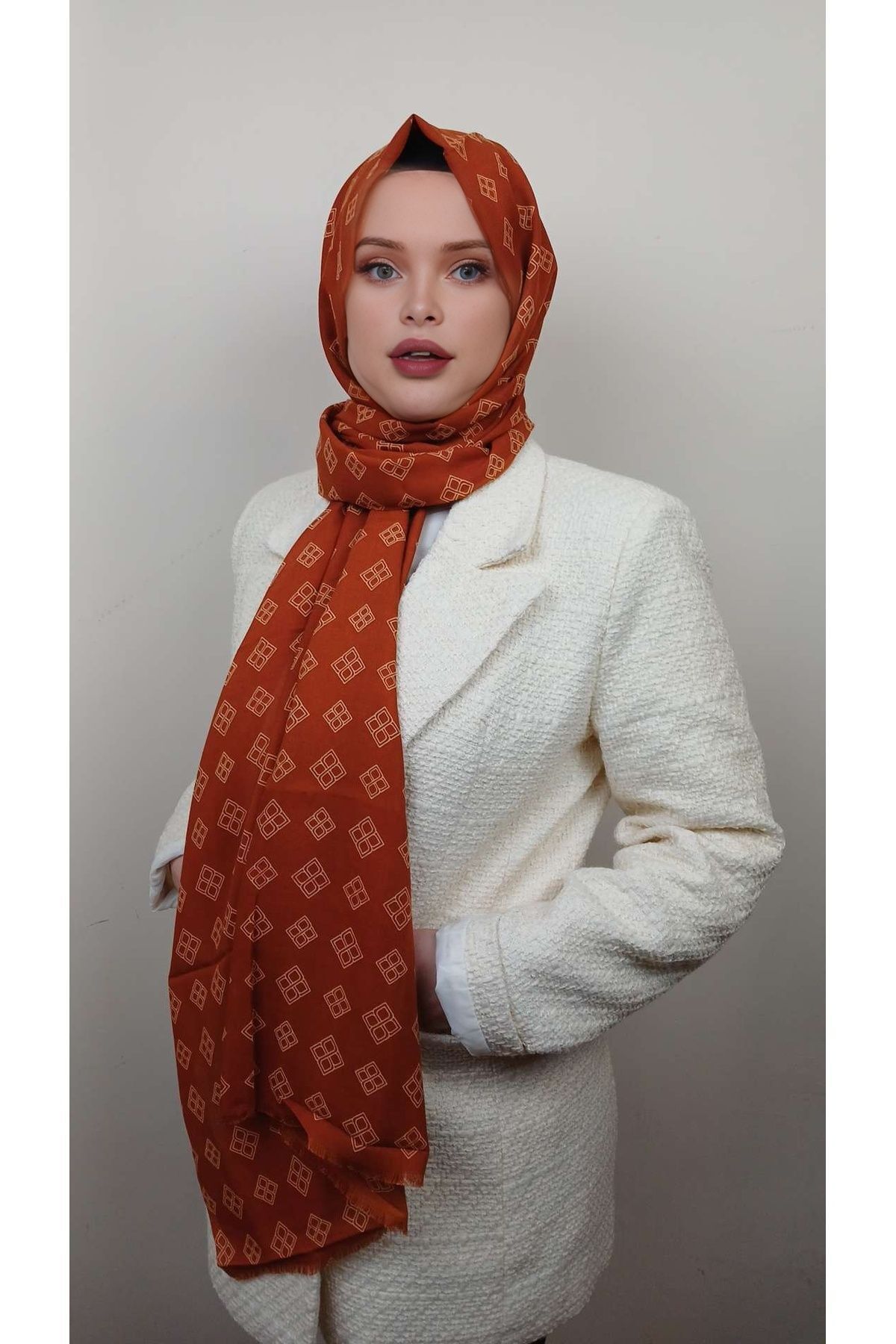 Nevdesen  Kiremit Şal