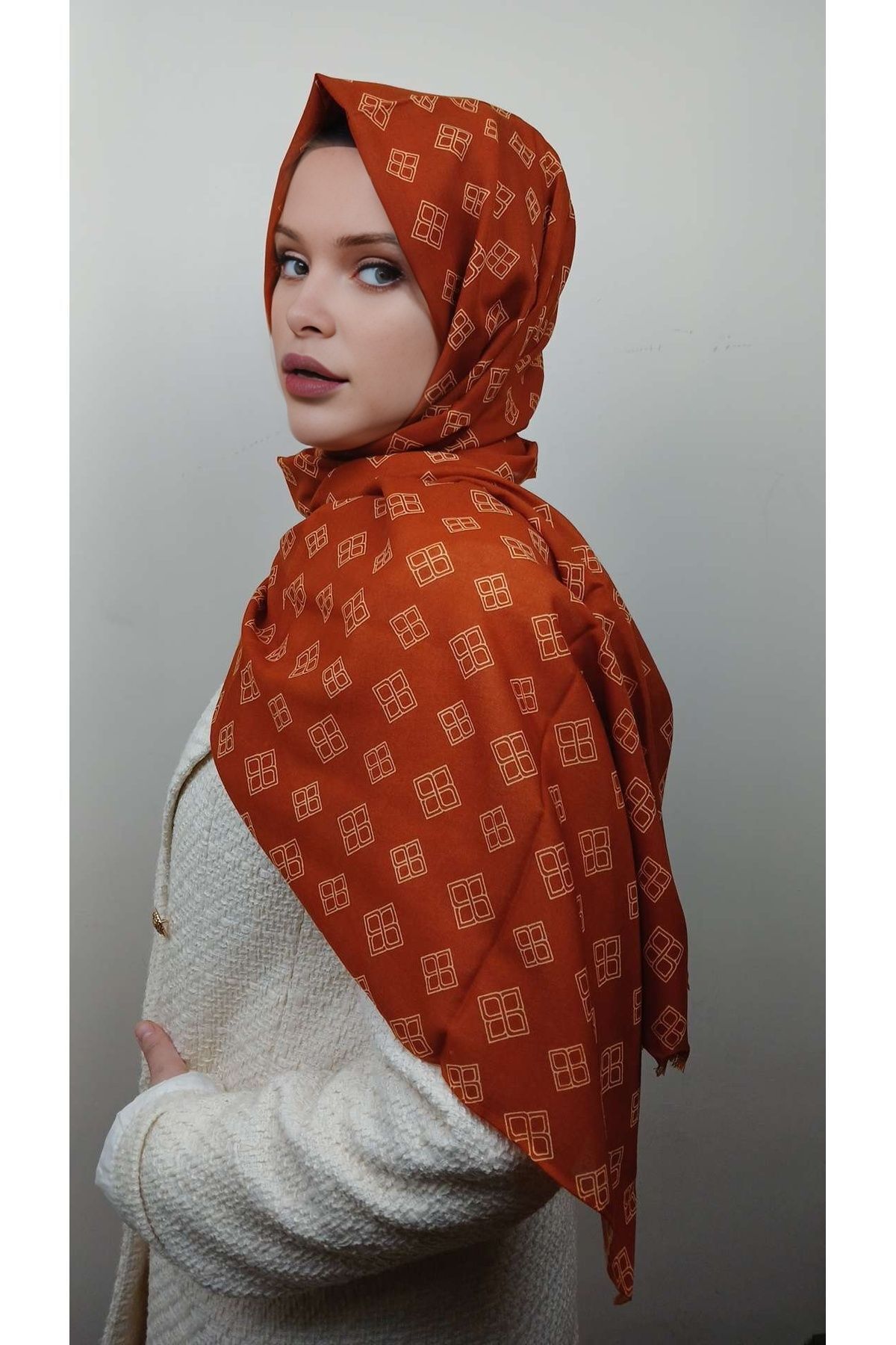 Nevdesen  Kiremit Şal