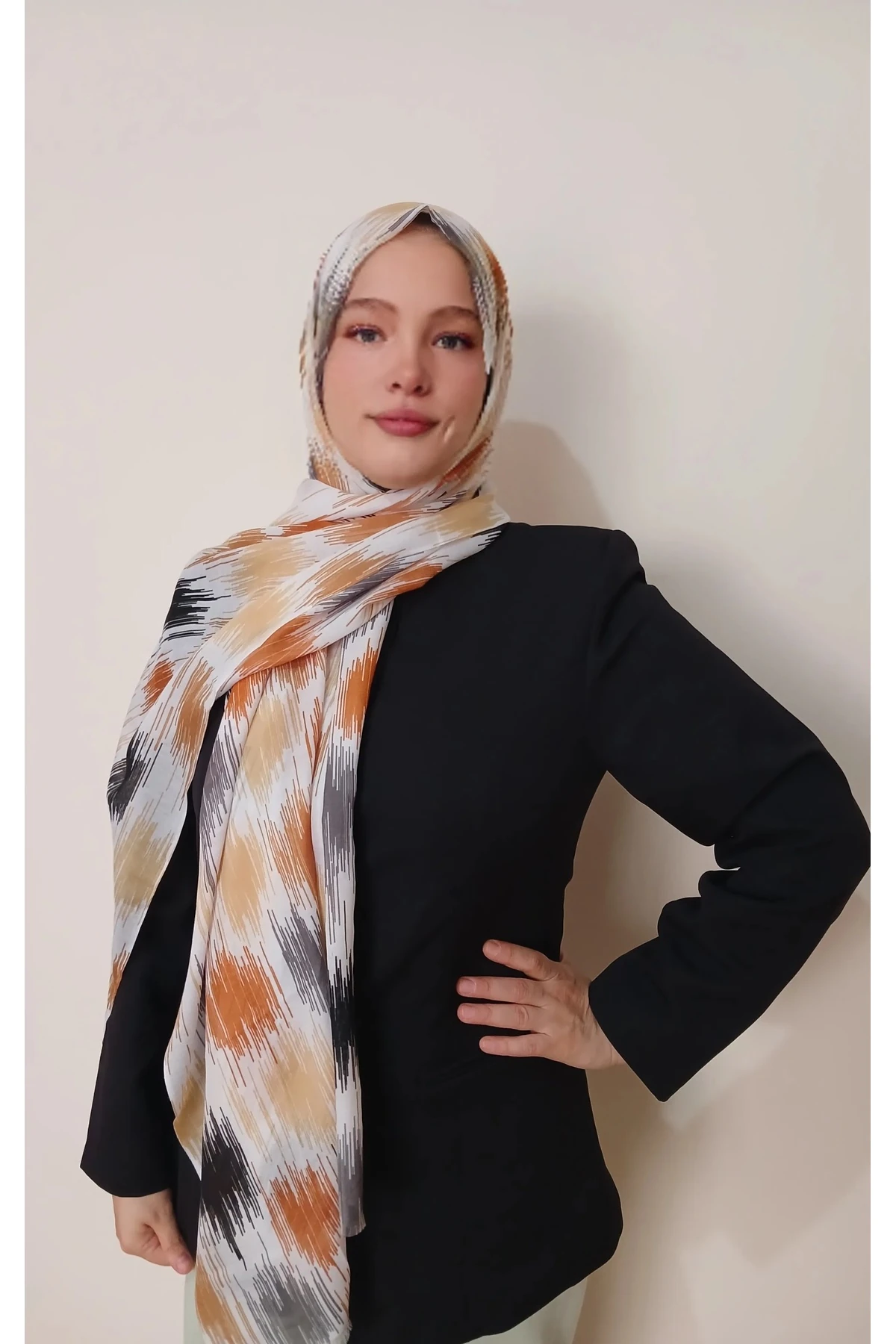 Çizgi Desenli Açık Şal