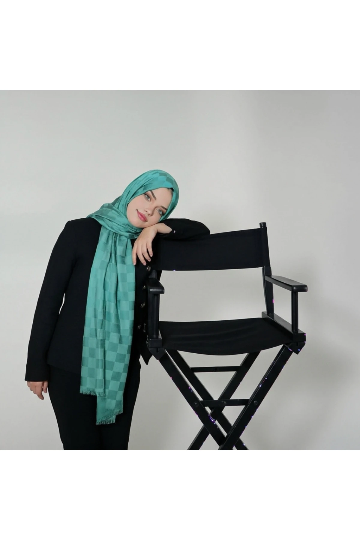 Koyu Yeşil Kare Jakarlı Şal