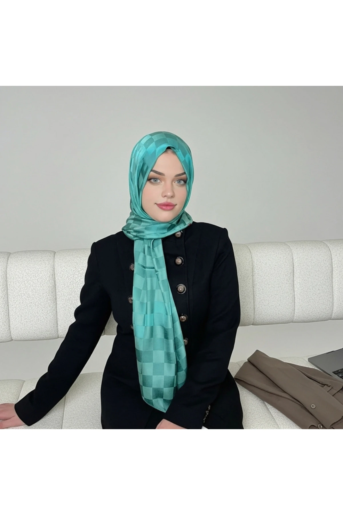 Koyu Yeşil Kare Jakarlı Şal