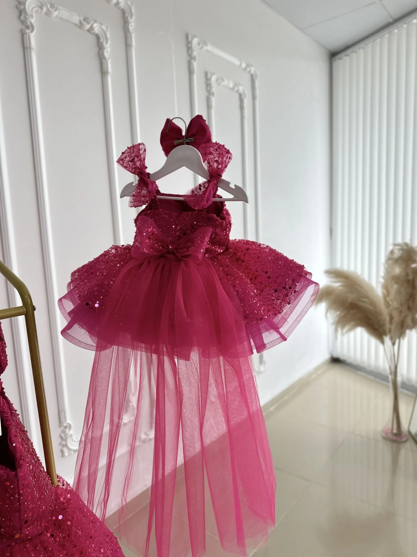 Fuşya Askılı Boncuklu Bebek ve Çocuk Abiyesi