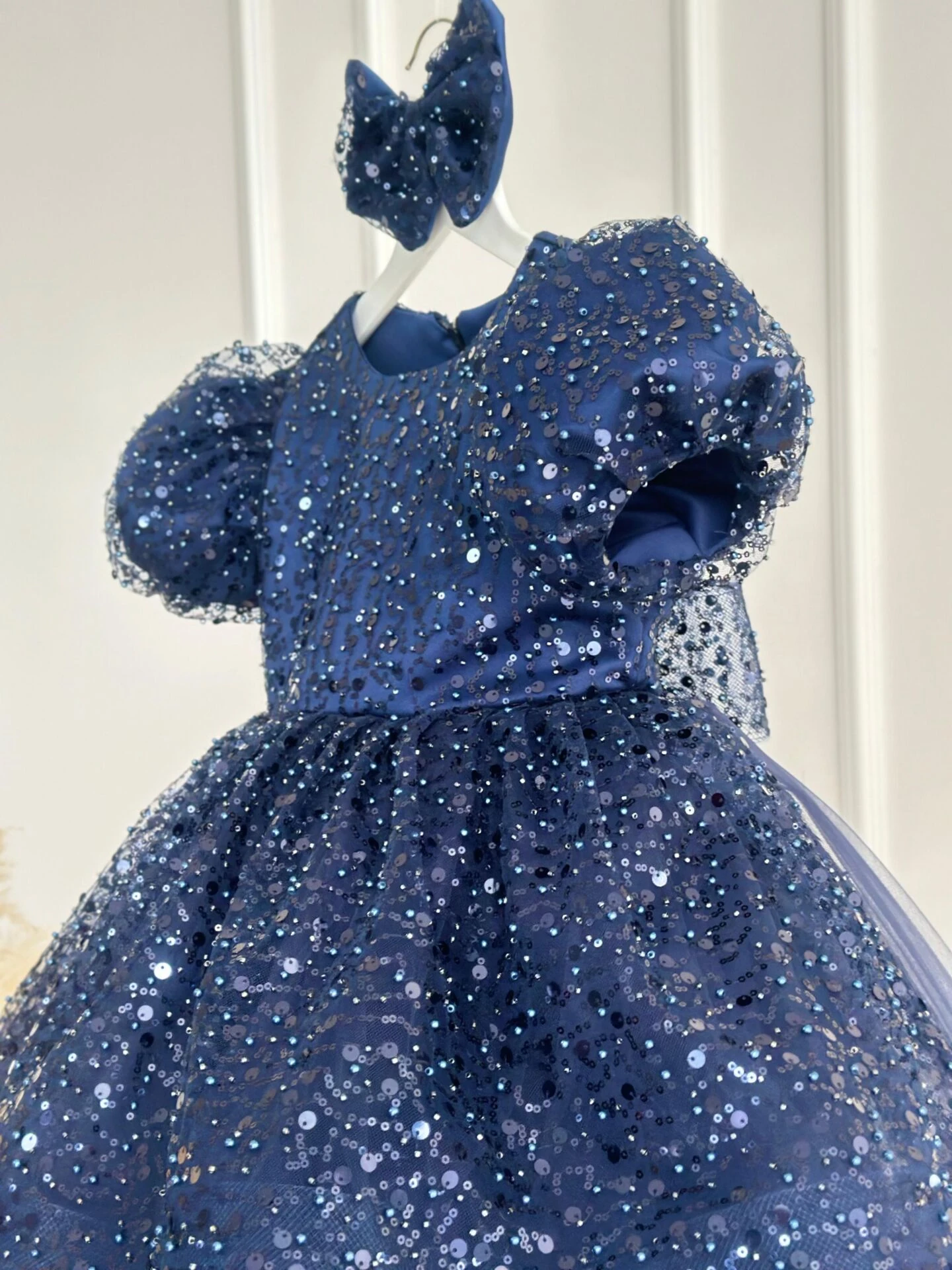 Lacivert Kuyruklu Çocuk Abiyesi