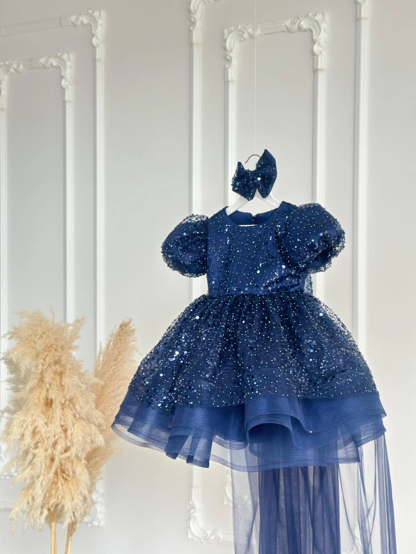 Lacivert Kuyruklu Çocuk Abiyesi