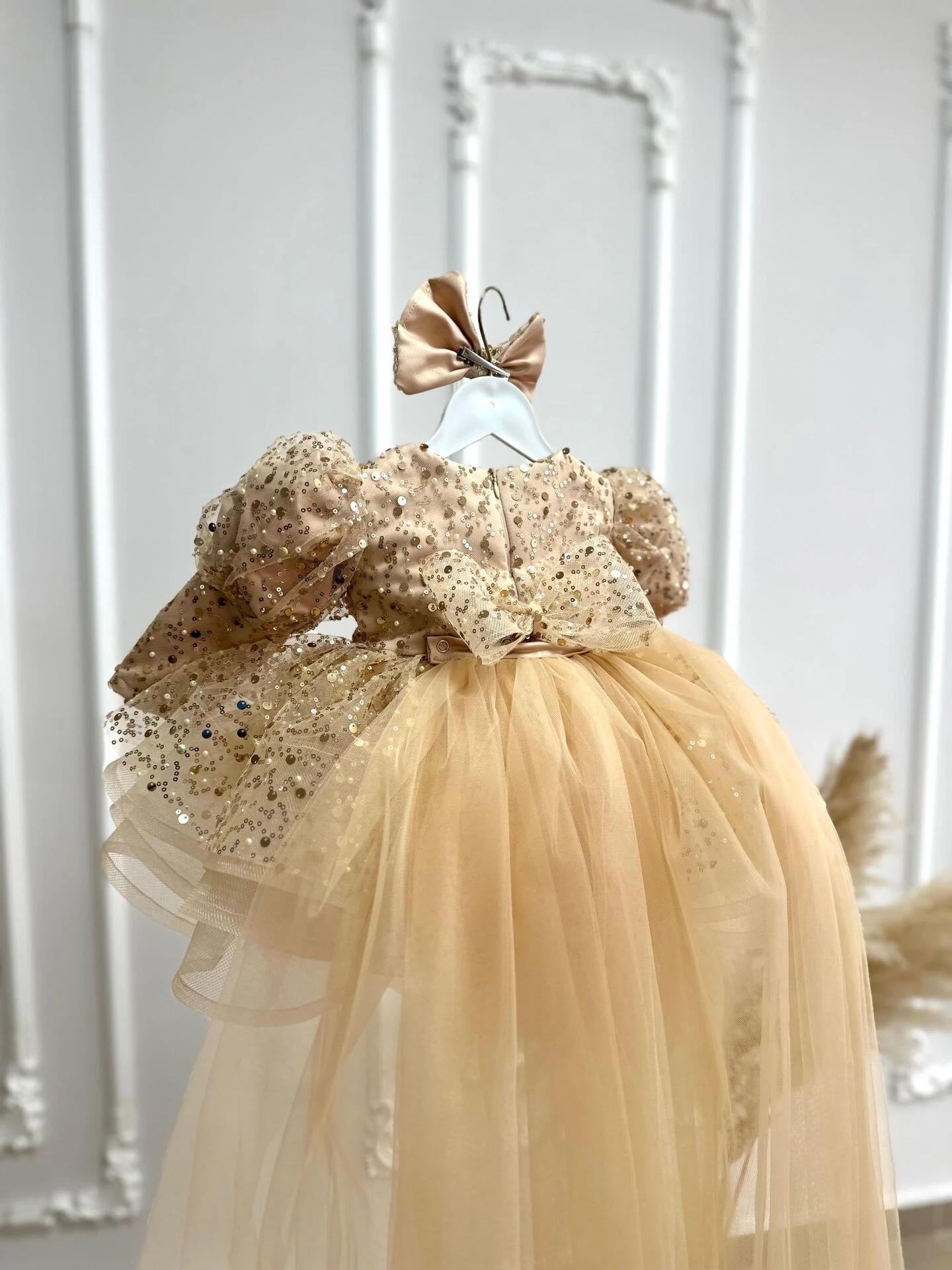 Altın Nergis Kuyruklu Abiye Bej