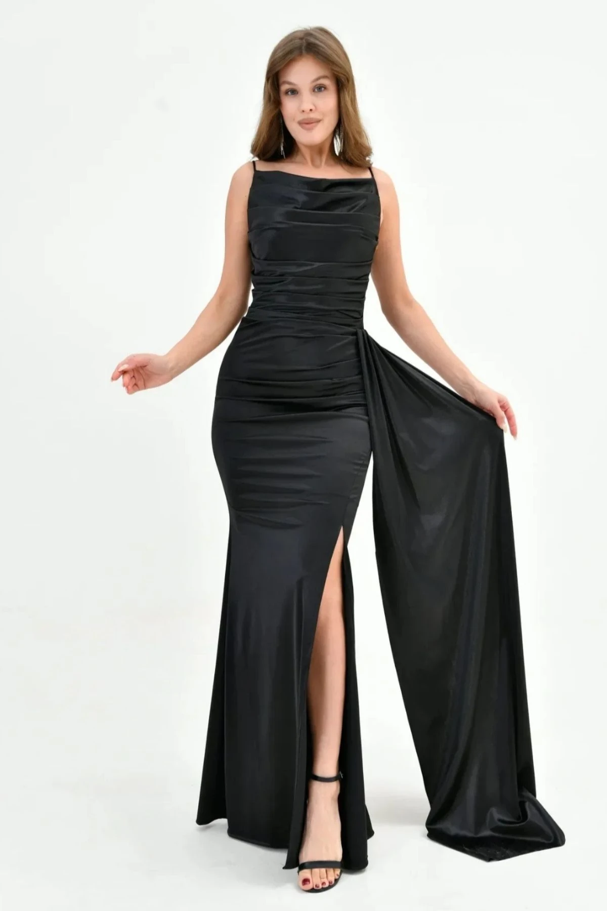 Saten Kumaş Önü Pileli Askılı Balık Abiye Elbise