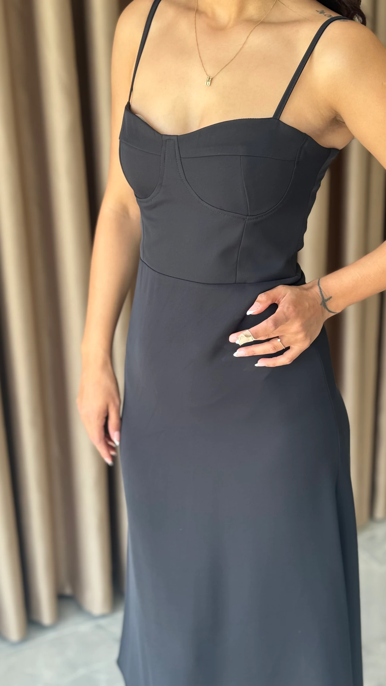 İnce Askılı Midi Elbise - Siyah