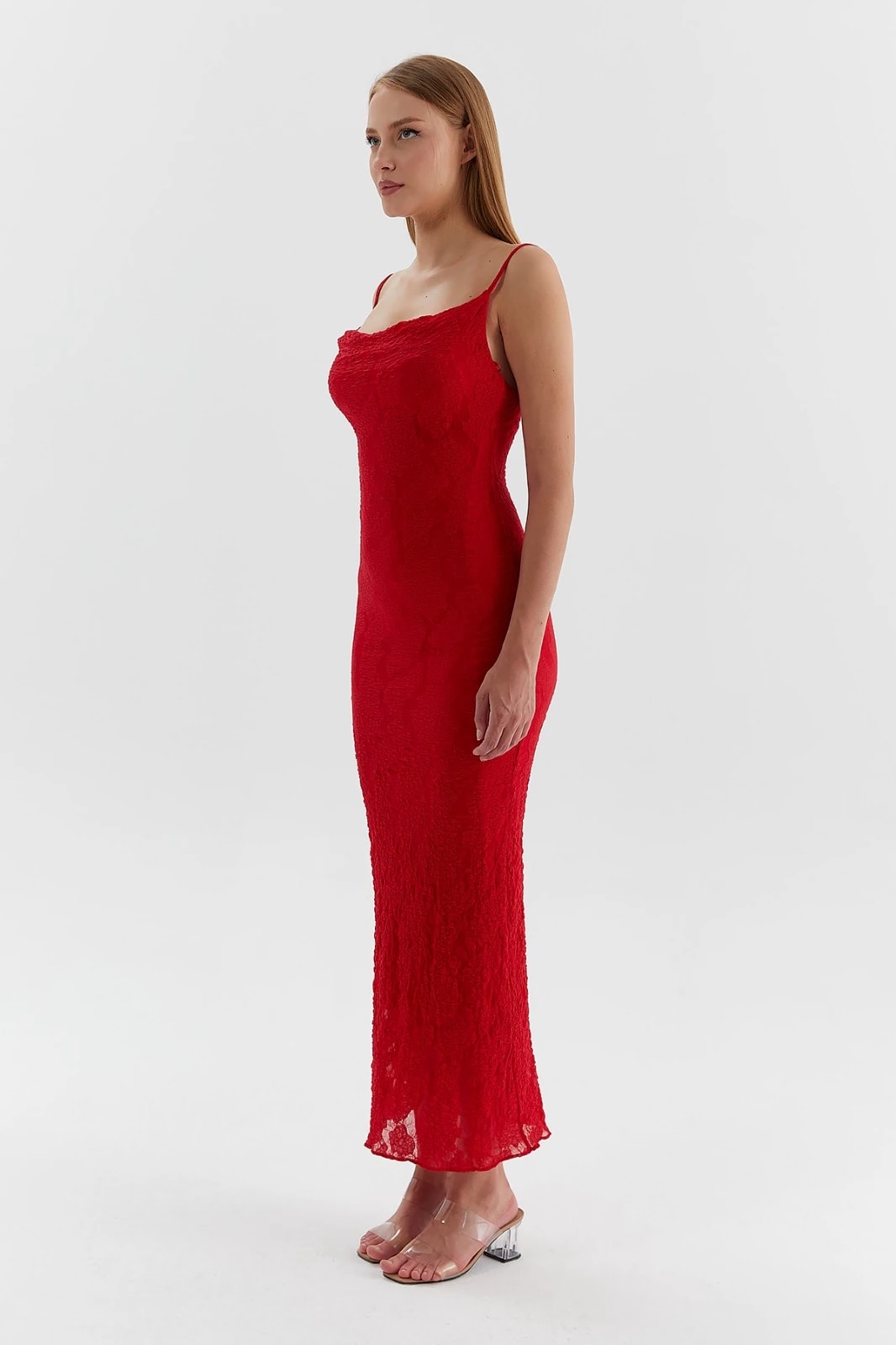 Degaje Yaka Askılı Dantel Elbise - Kırmızı