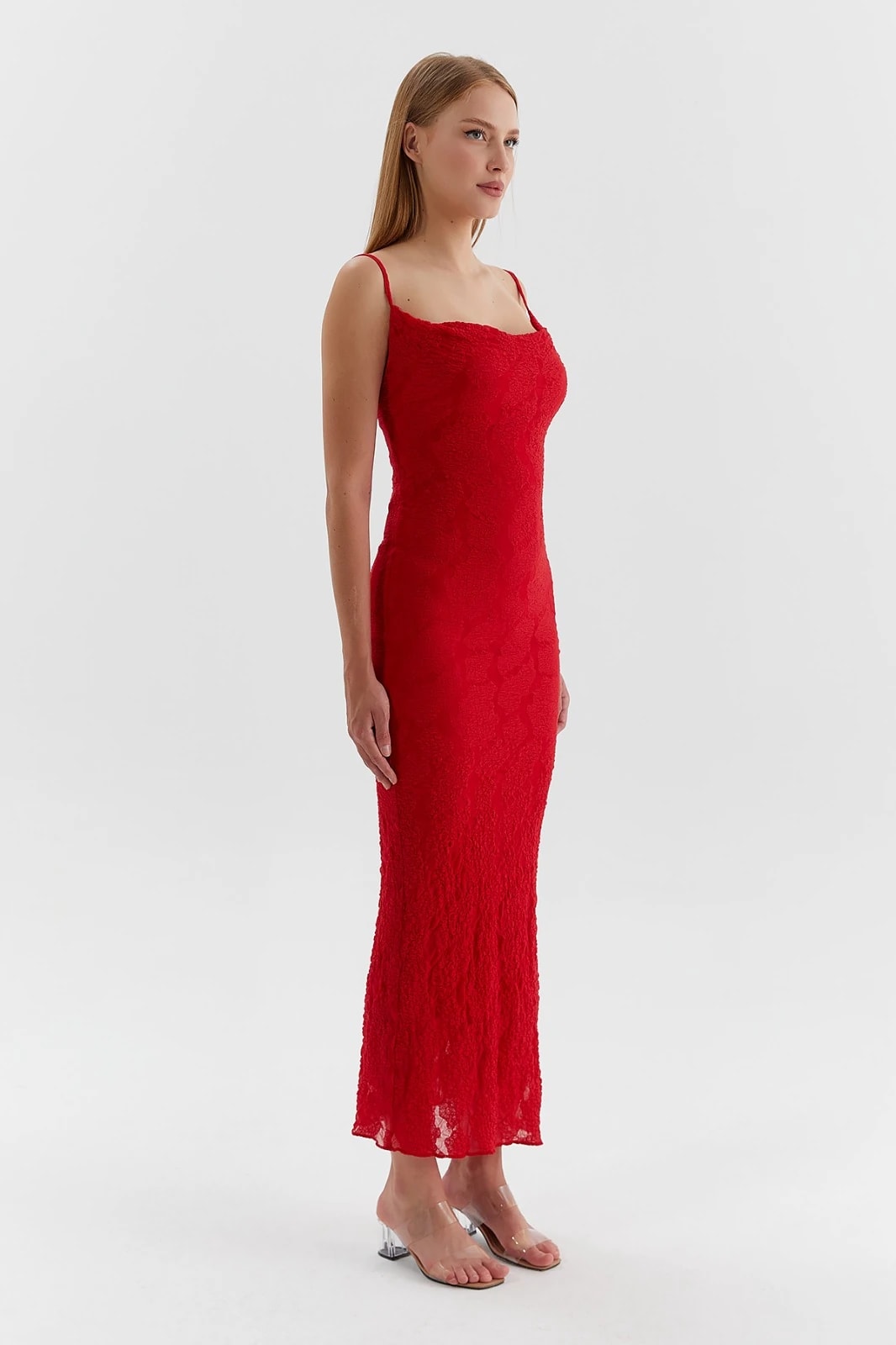 Degaje Yaka Askılı Dantel Elbise - Kırmızı