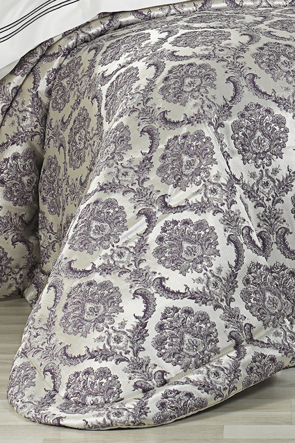 Çeyiz Seti Çift Kişilik Yatak Örtüsü Elyaf Dolgulu Nakışlı Nevresim Takımı Krem 10 Parça