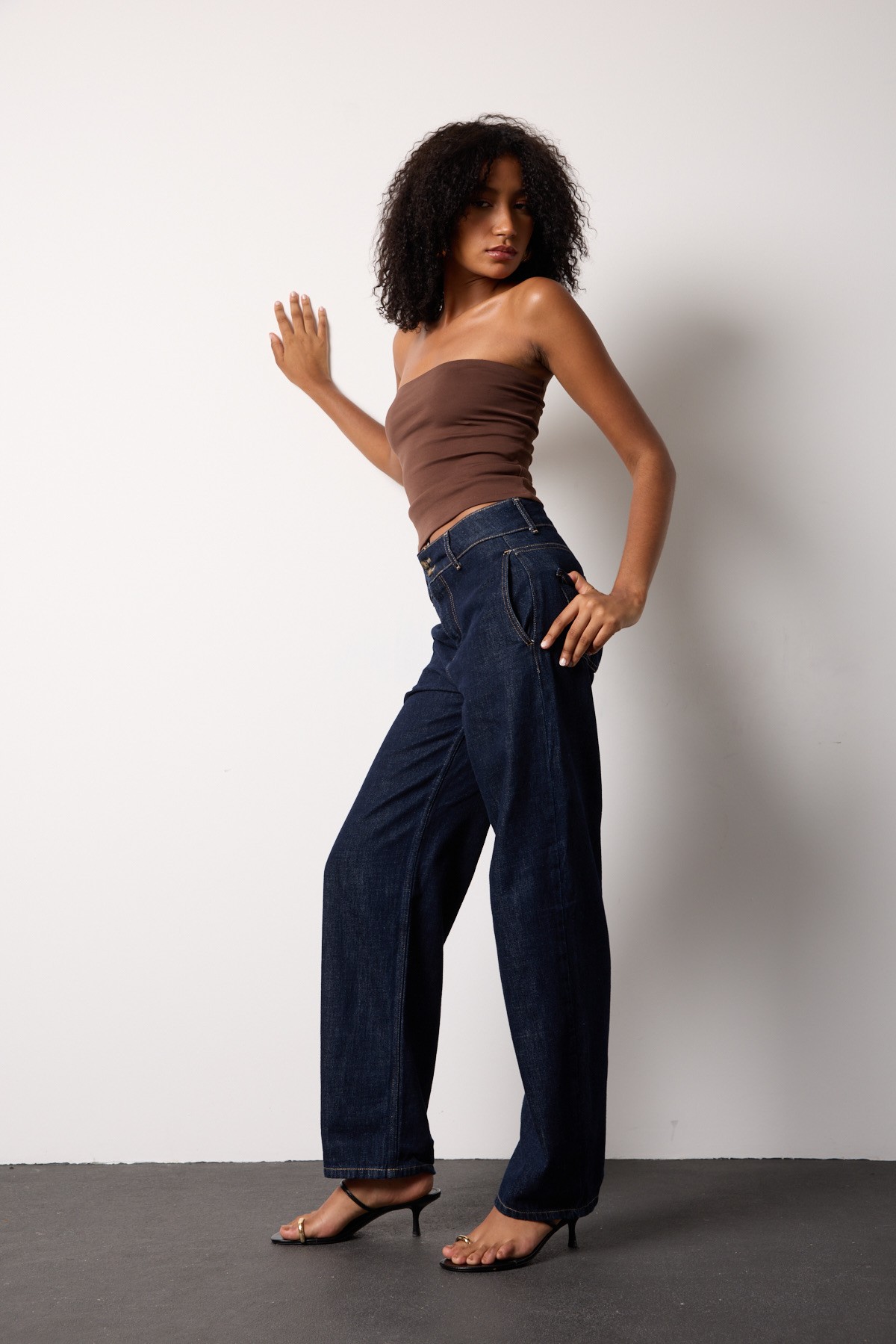 Iniya Straplez Crop