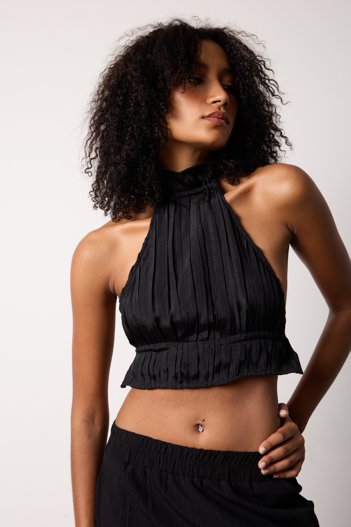 Faye Sırt Detayli Crop Bluz
