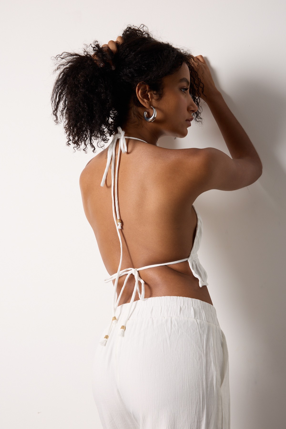 Faye Sırt Detayli Crop Bluz