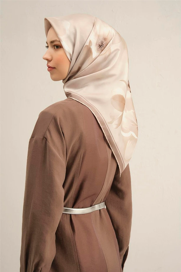 ARMİNE Sura İpek Eşarp 2025 Nostaji Yaz 9305D 05