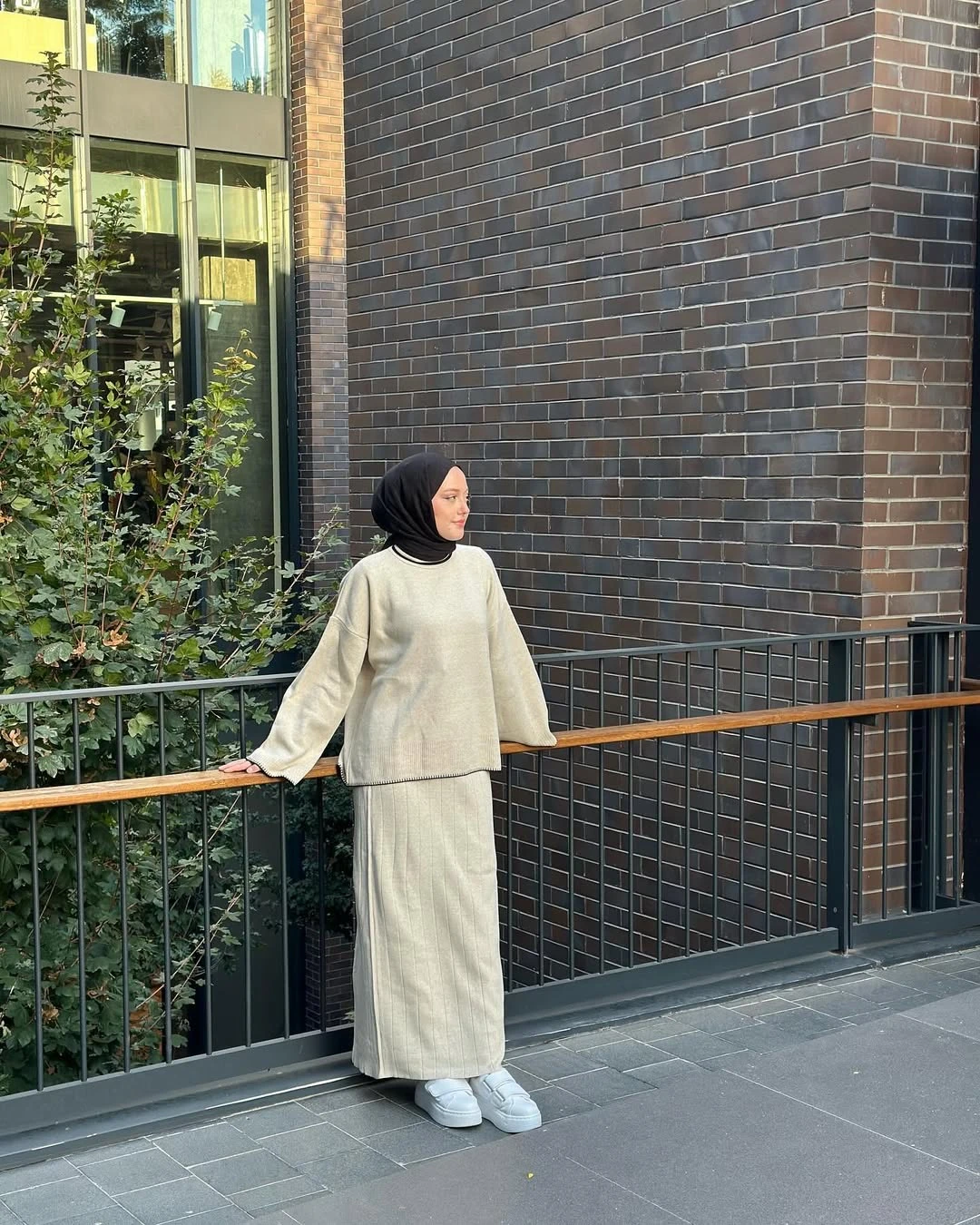 Etekli takım trikoo - Bej