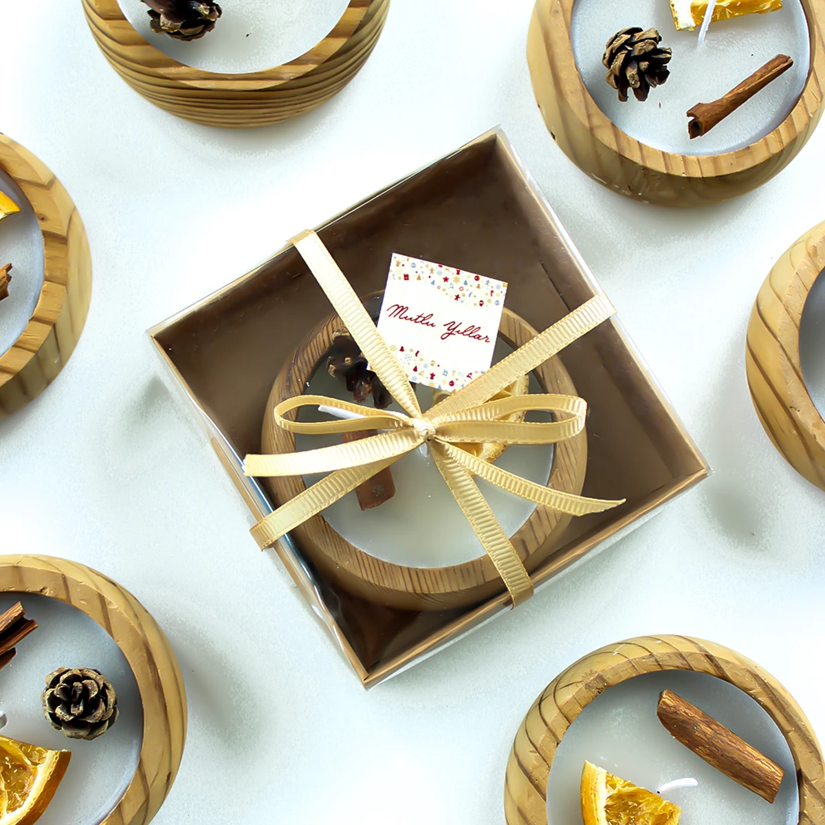 Kozalak ve Tarçın Süslemeli Dekoratif Yılbaşı Mum