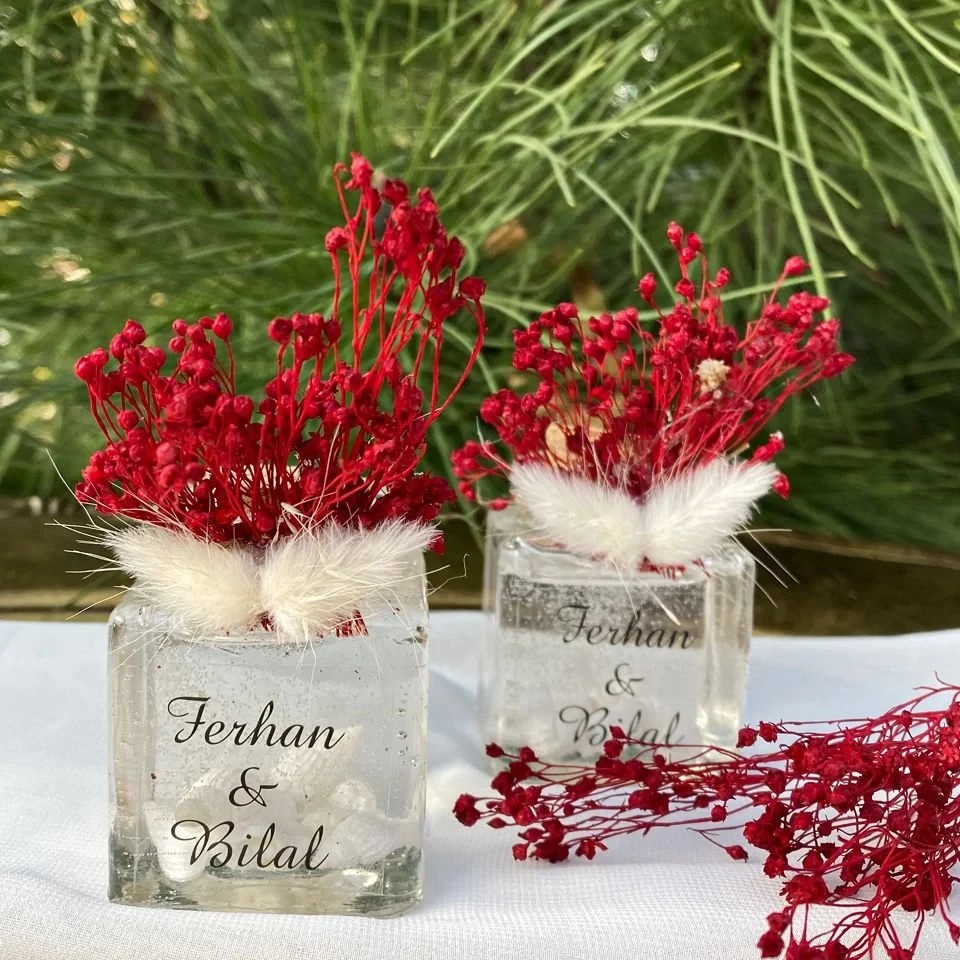 Hediyelik Jel Mum - Kırmızı Broom Bloom Süslemeli