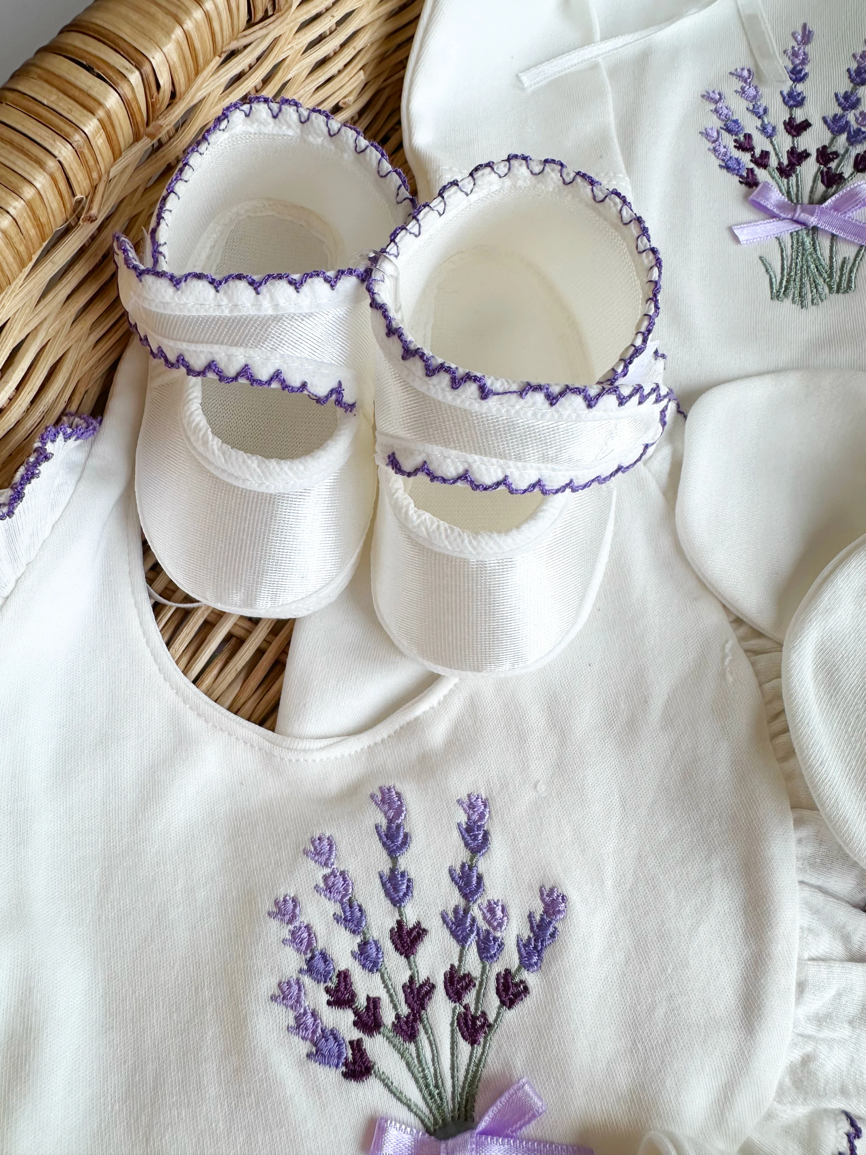 %100 Organik Pamuk Kumaşlı Lavanta İşlemeli Kız Bebek 10lu Hastane Çıkış Seti