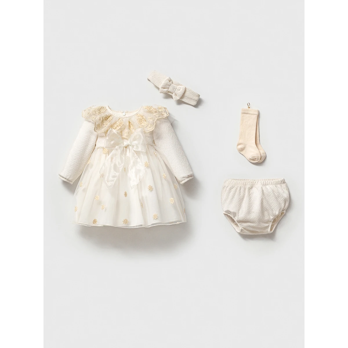 Moon Baby Fiyonk Detay Tüllü Premıum Kutulu 4lü Takım