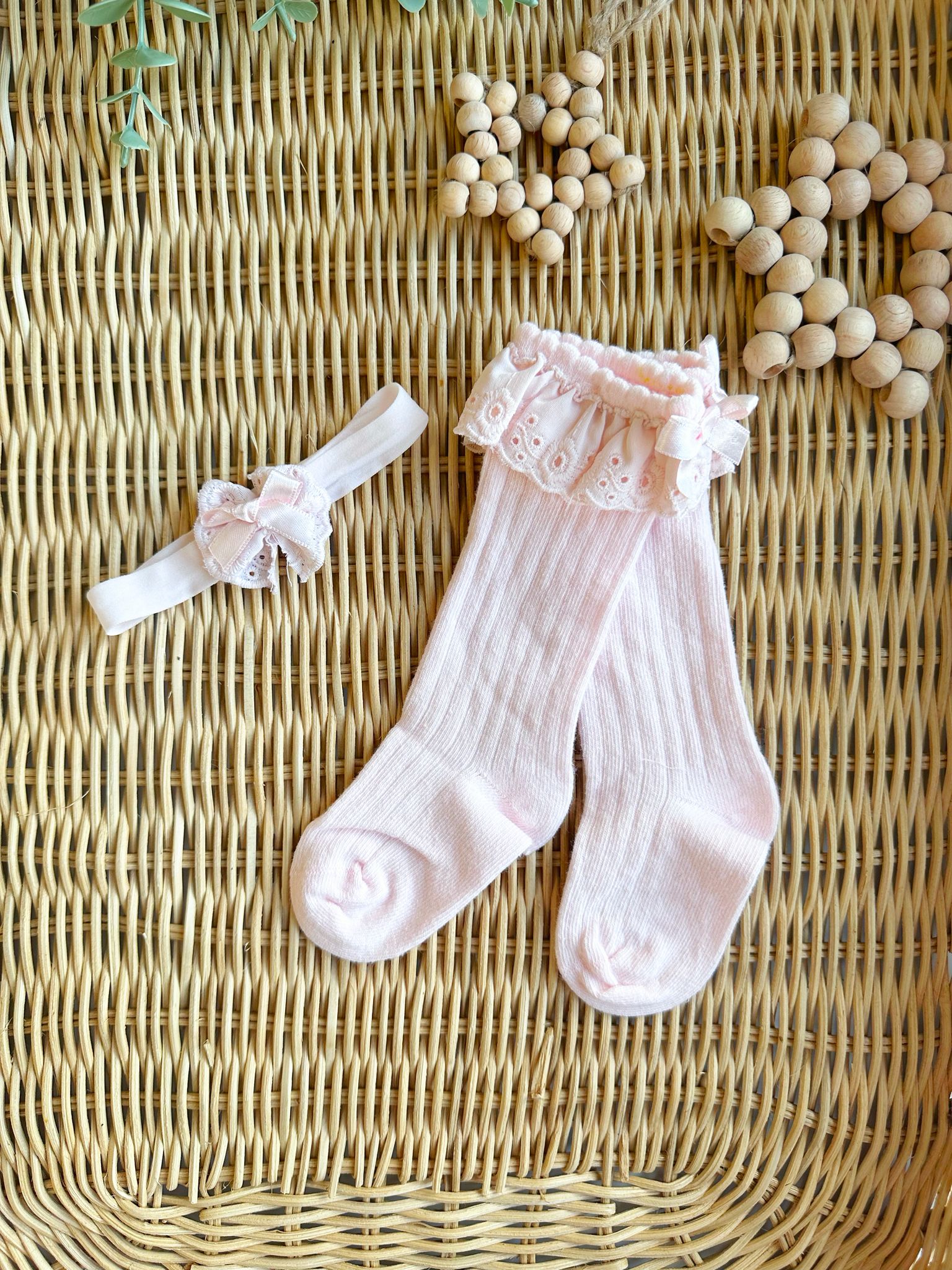 Fiyonk Detaylı Fisto Kenarlı Beyaz Diz Altı Çorap & Bandana 2’li Set - Pembe