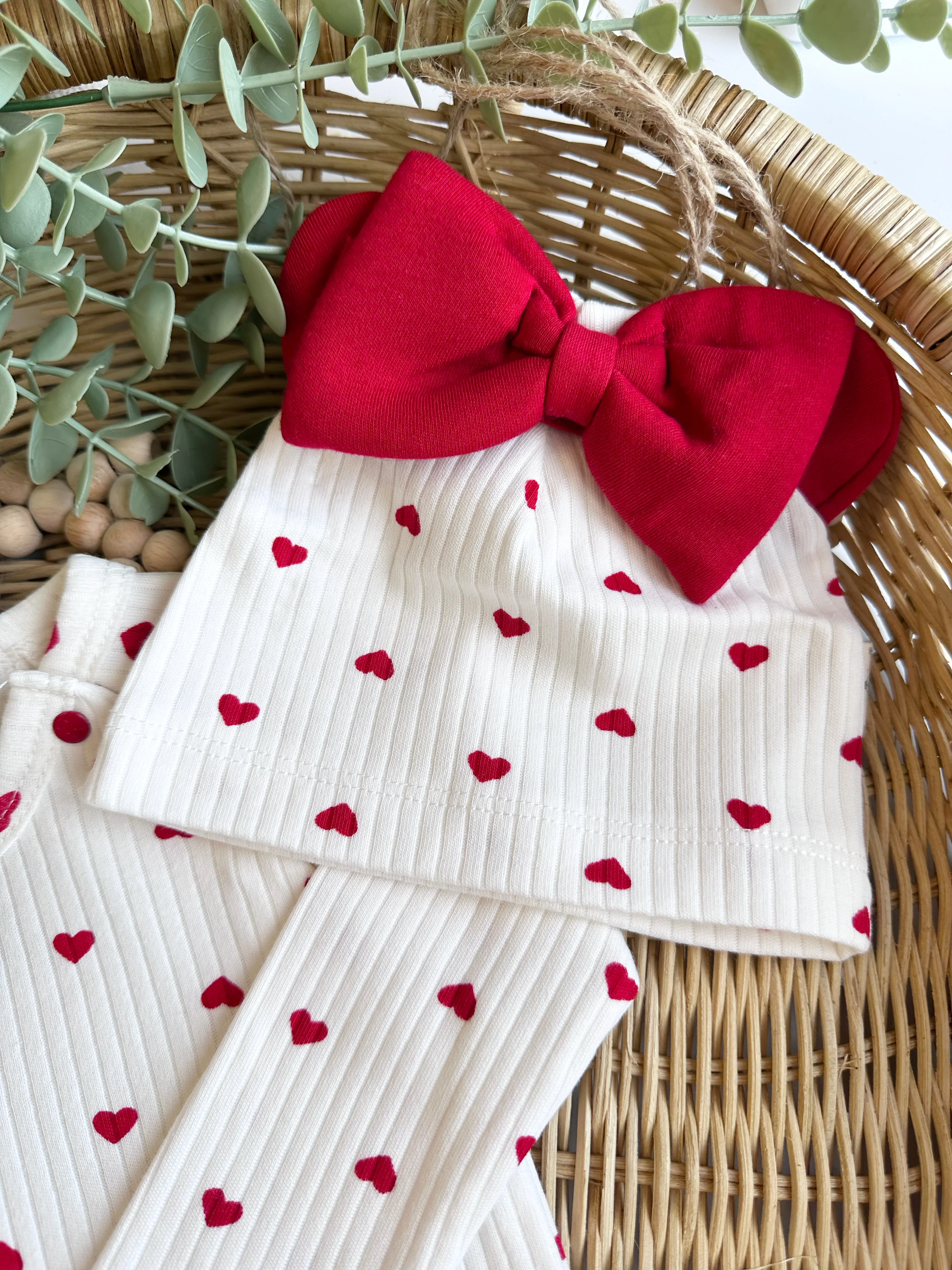 KALP DESENLİ ŞAPKALI 3'LÜ TAKIM