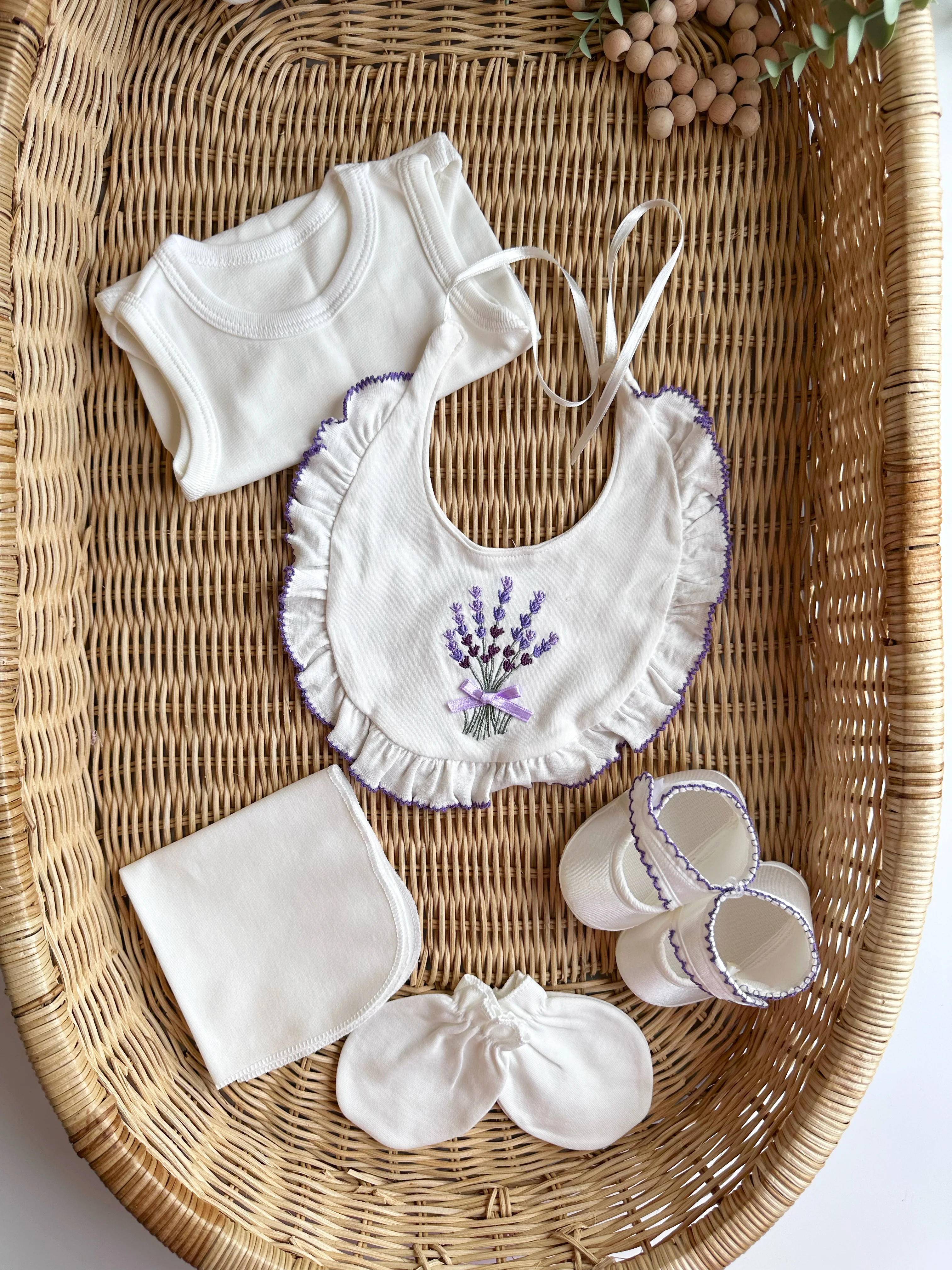 %100 Organik Pamuk Kumaşlı Lavanta İşlemeli Kız Bebek 10lu Hastane Çıkış Seti