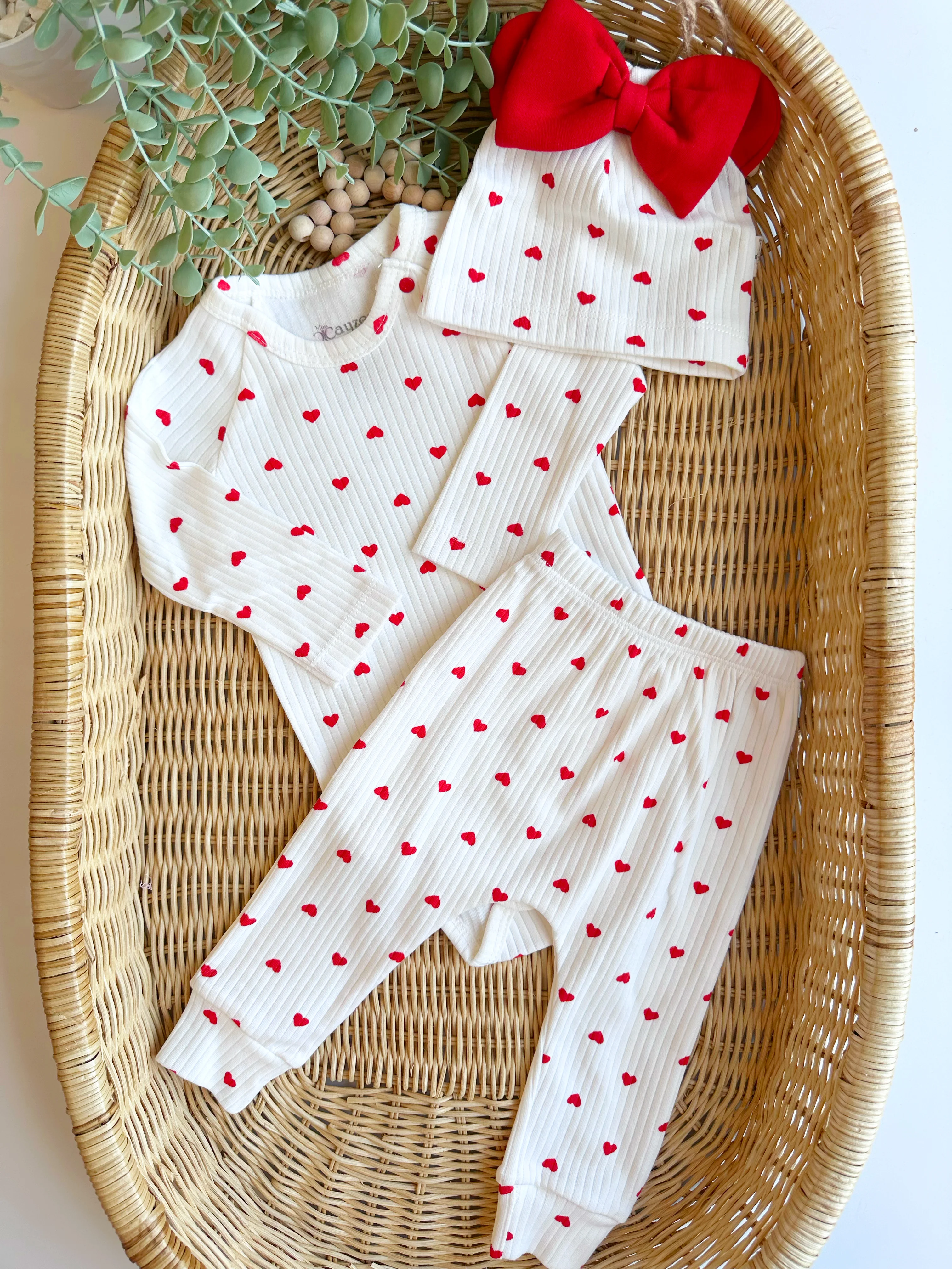 KALP DESENLİ ŞAPKALI 3'LÜ TAKIM