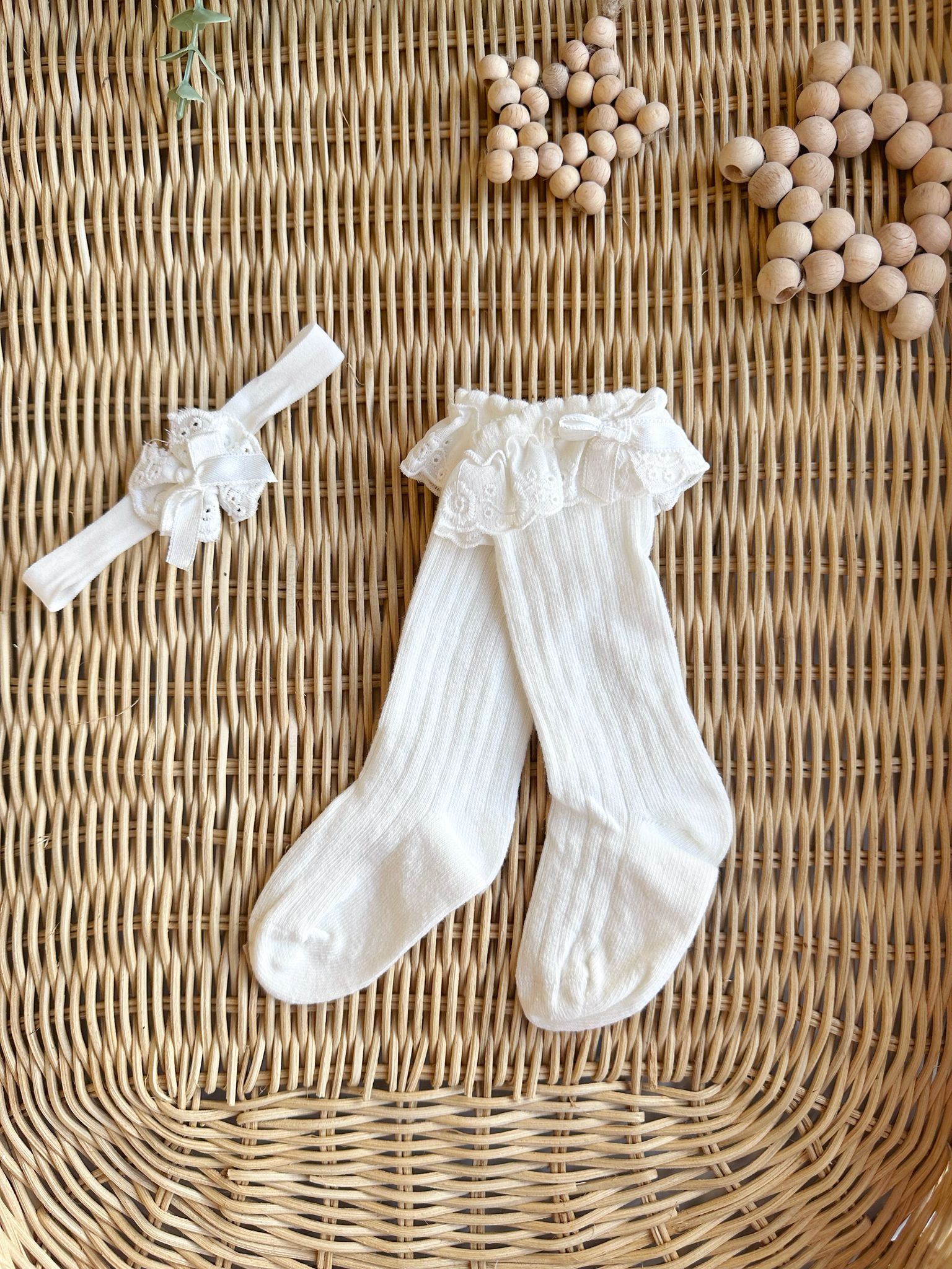 Fiyonk Detaylı Fisto Kenarlı Beyaz Diz Altı Çorap & Bandana 2’li Set - Ekru